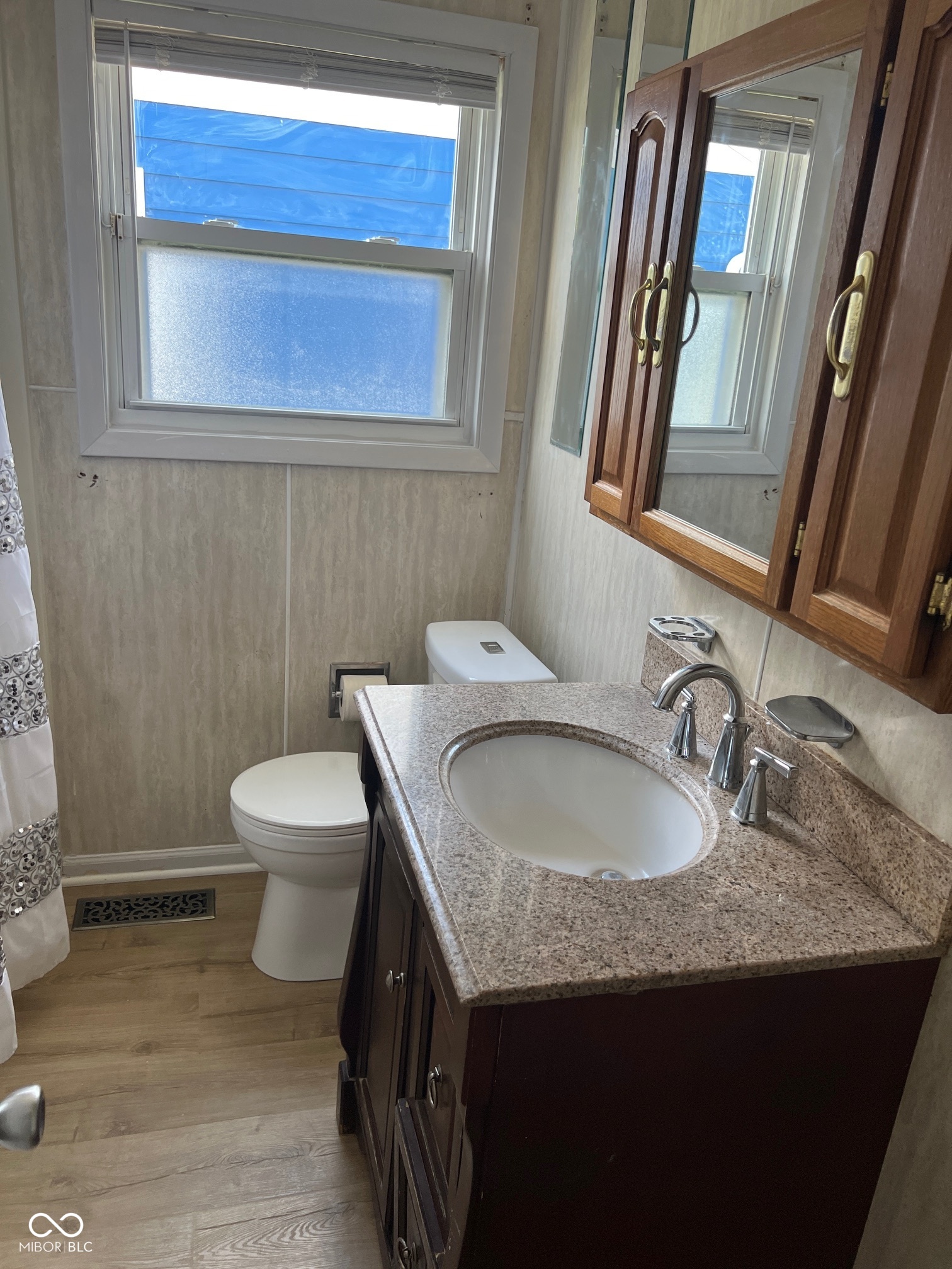 2901 Sangster Avenue