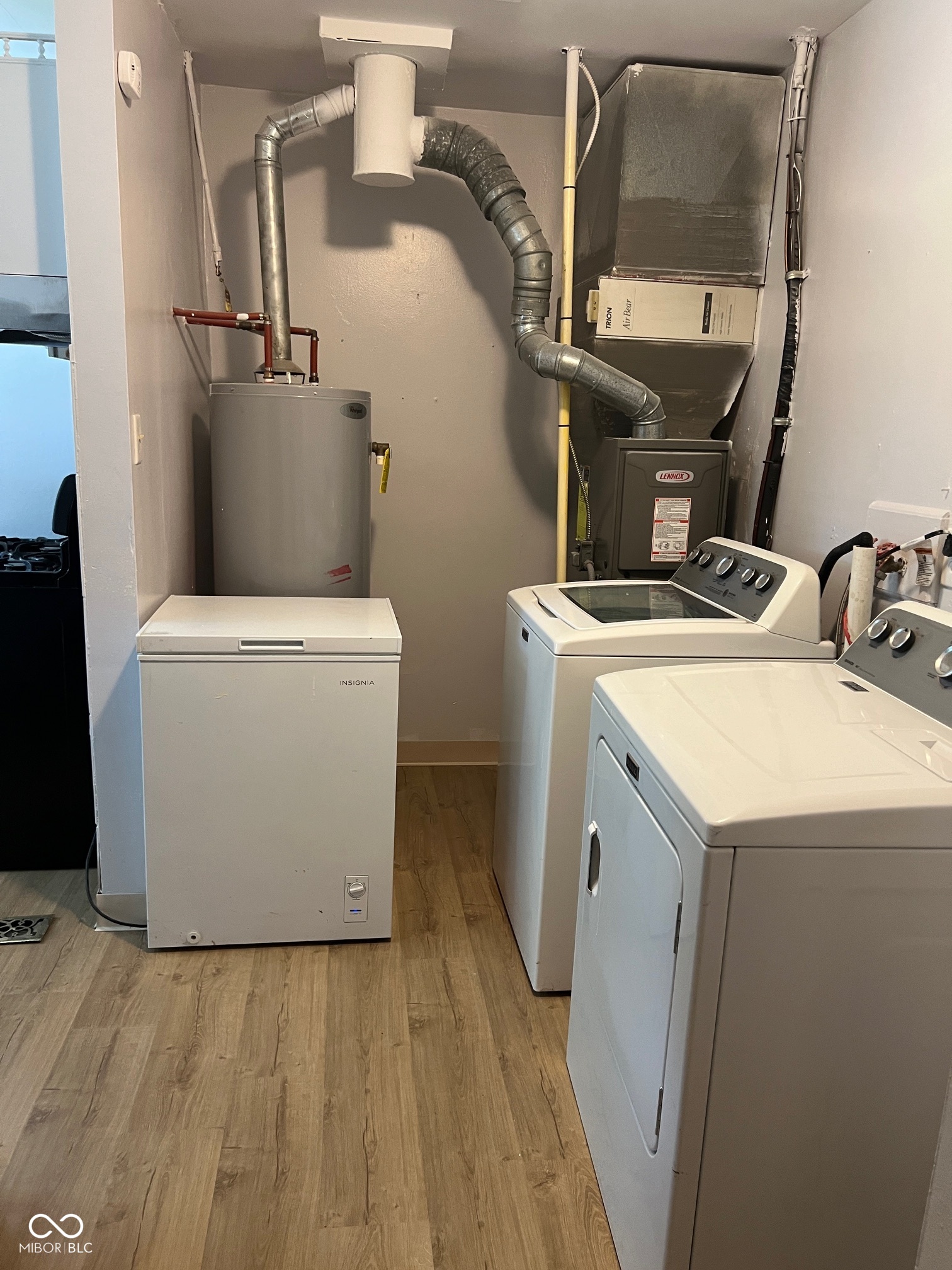 2901 Sangster Avenue