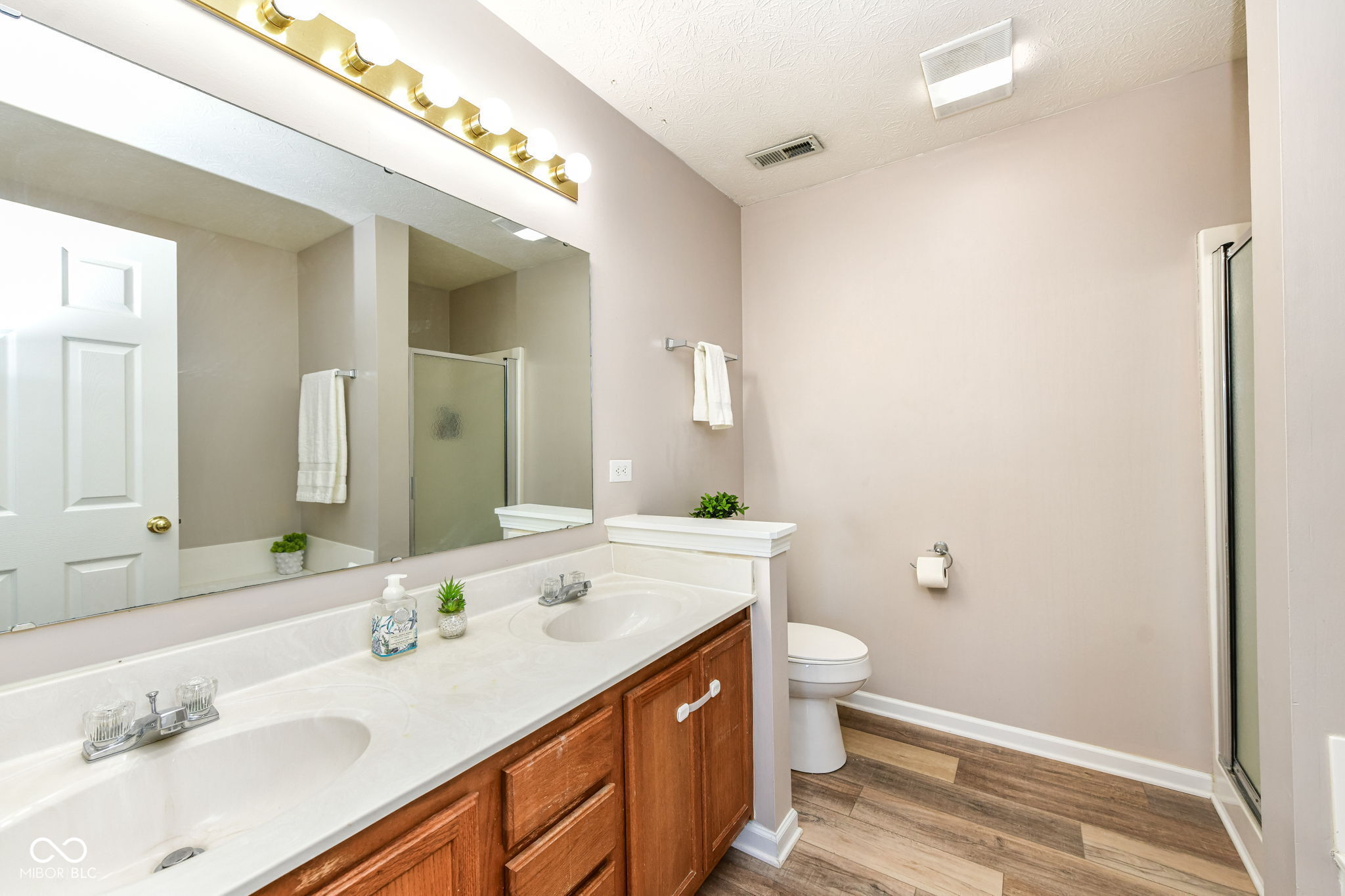 8888 N White Tail Trail