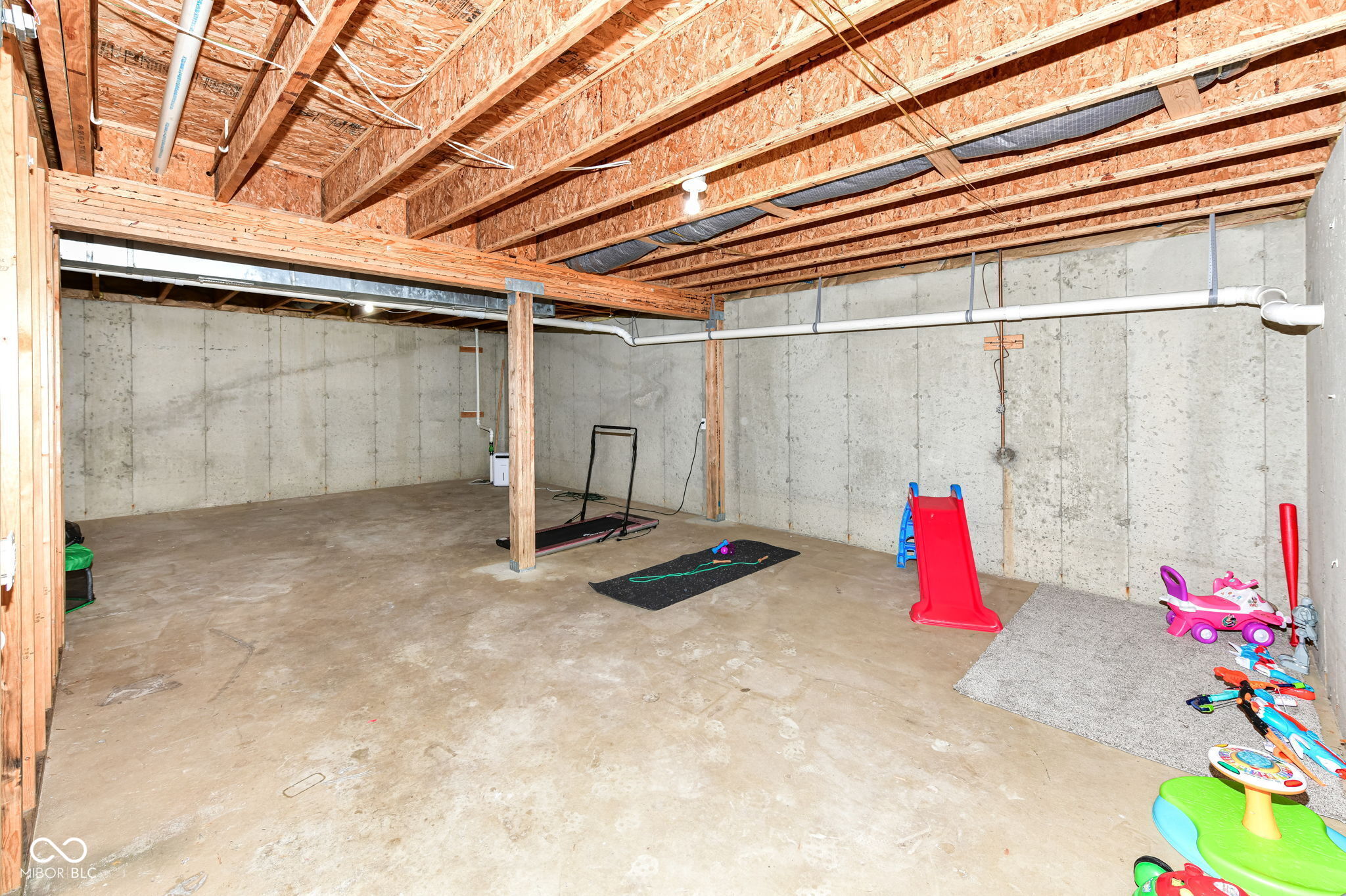 8888 N White Tail Trail