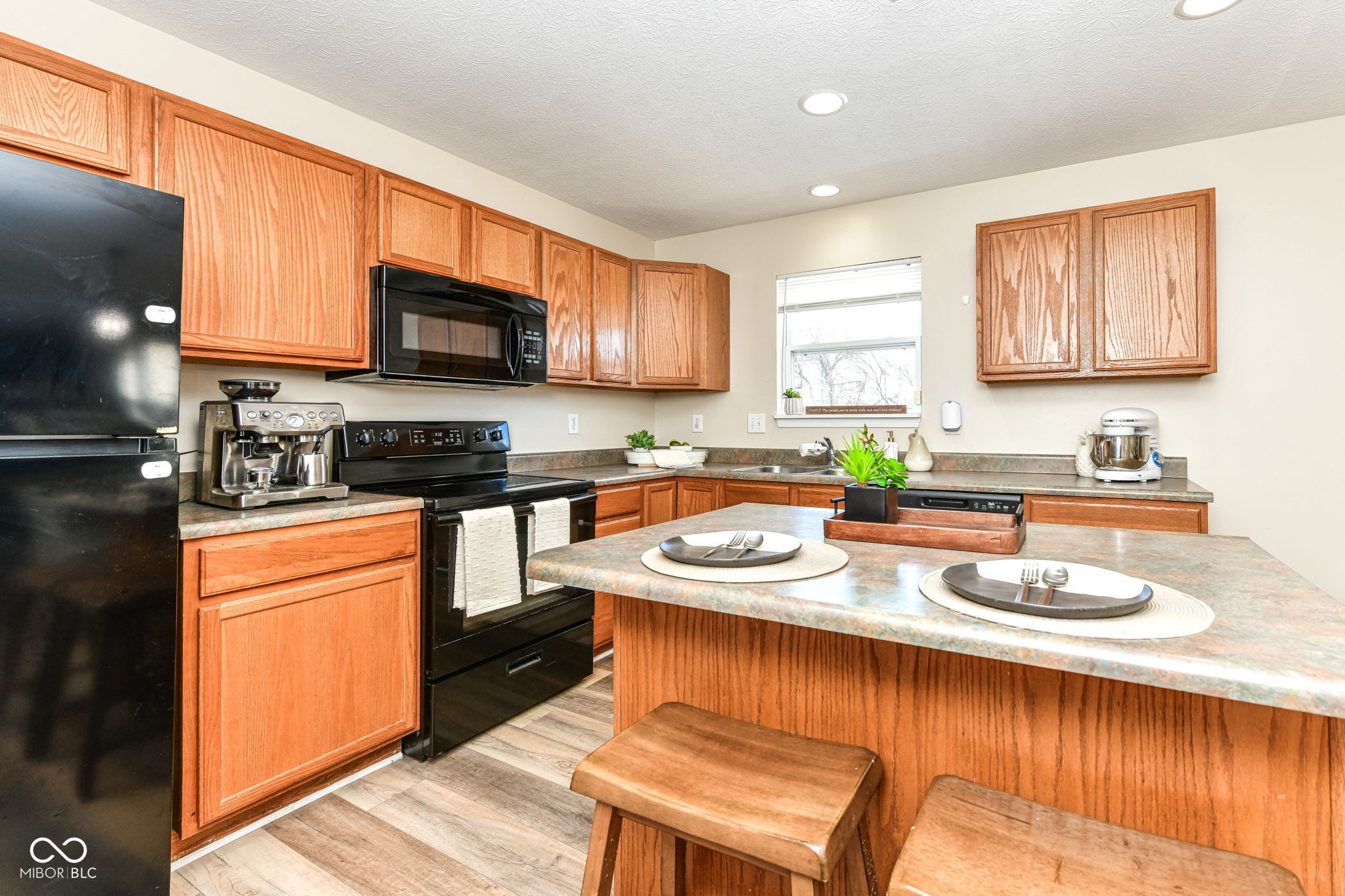 8888 N White Tail Trail