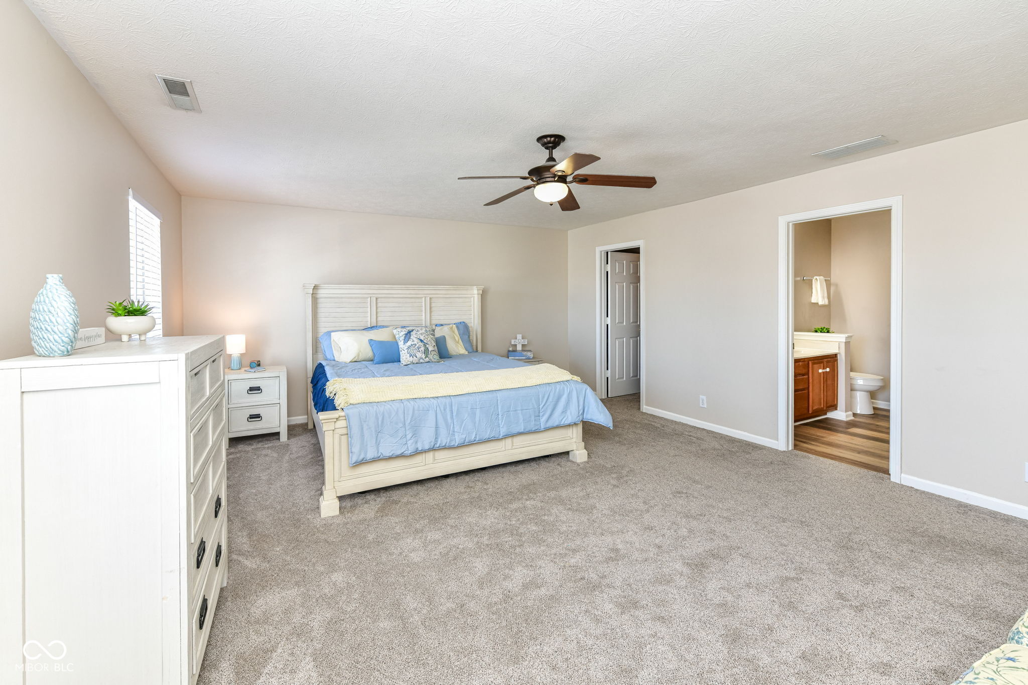 8888 N White Tail Trail