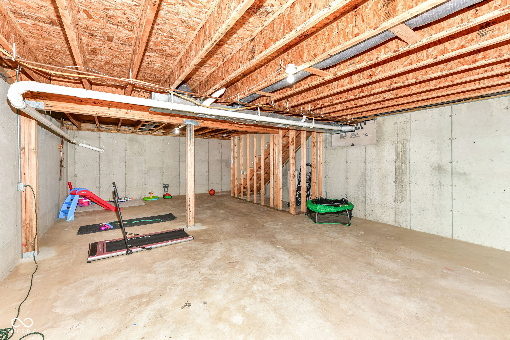 8888 N White Tail Trail