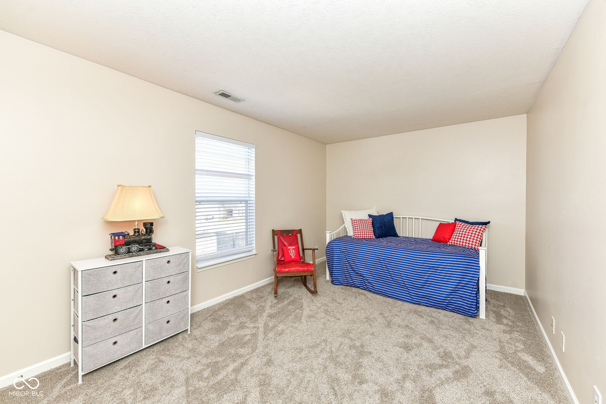 8888 N White Tail Trail