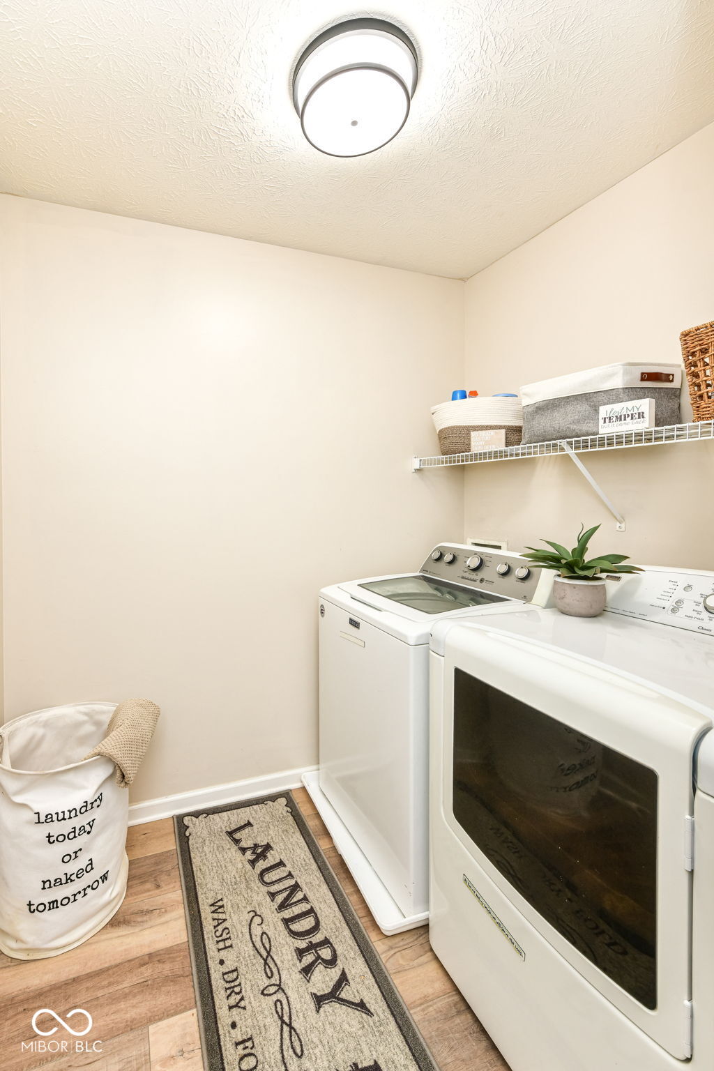 8888 N White Tail Trail