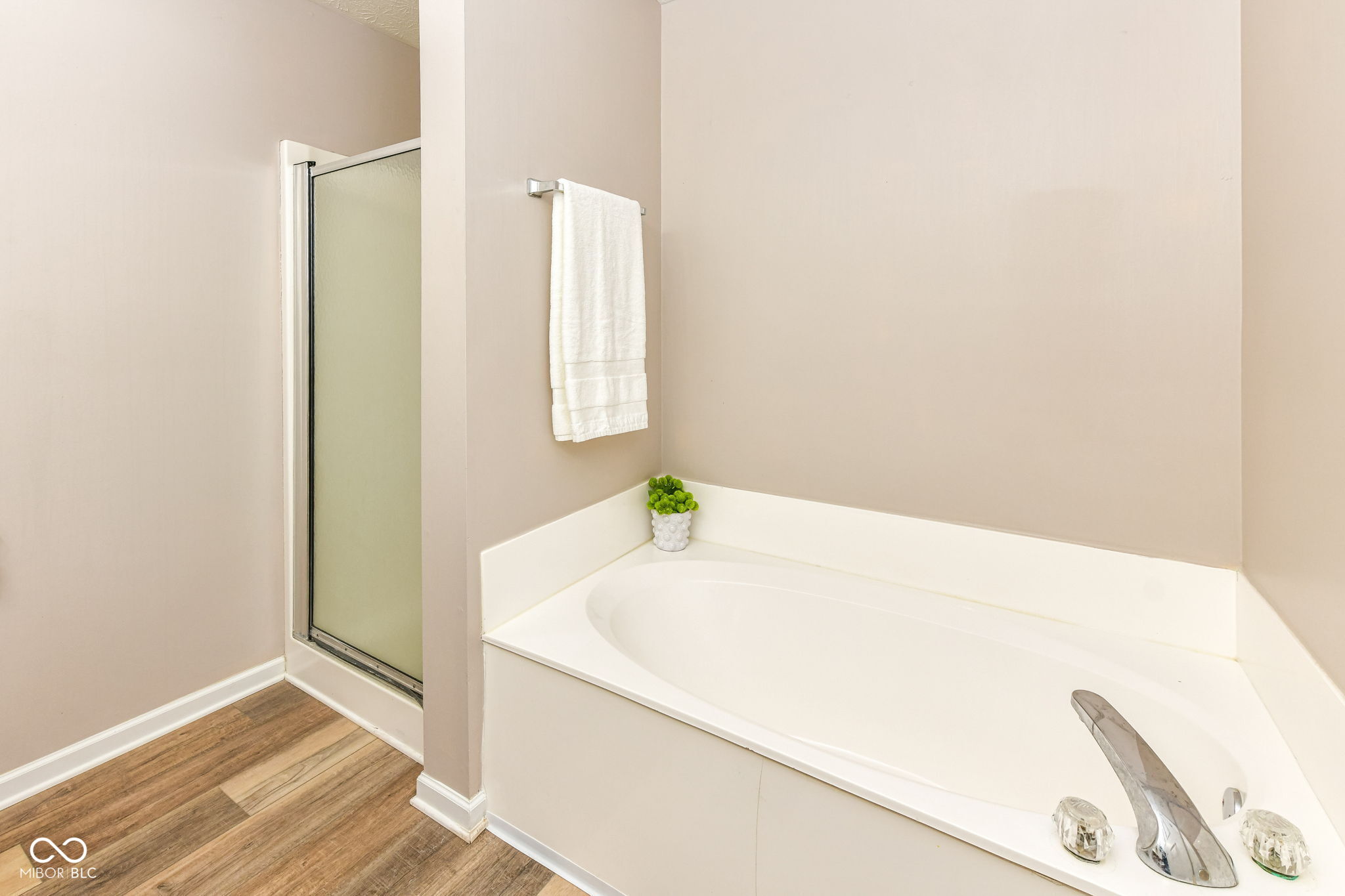 8888 N White Tail Trail