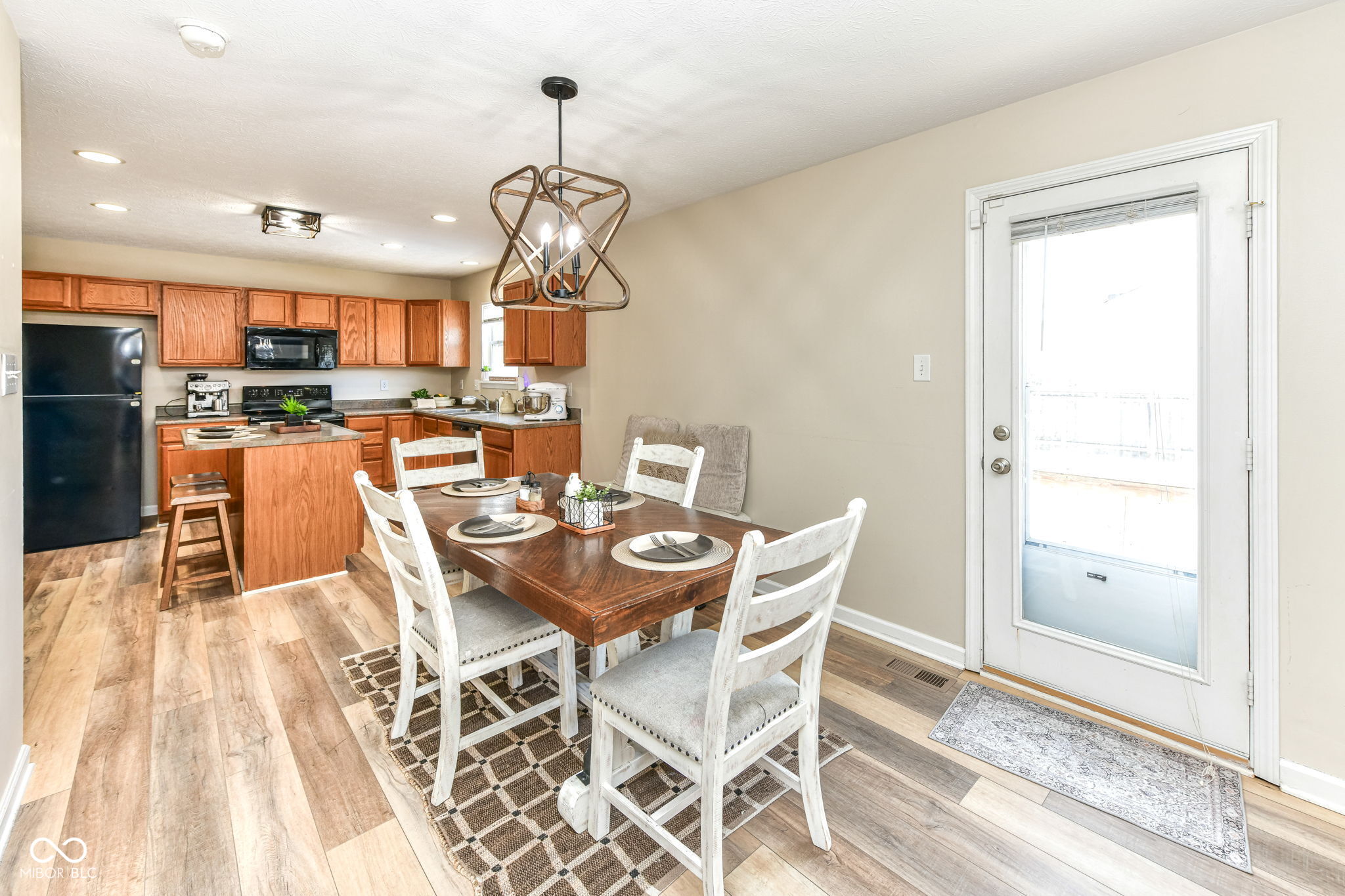 8888 N White Tail Trail