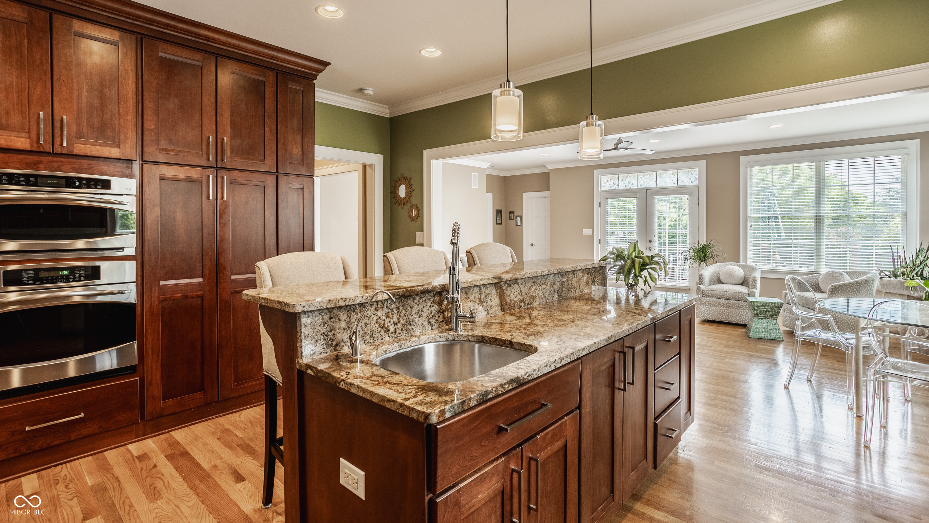 7599 N Meridian Street