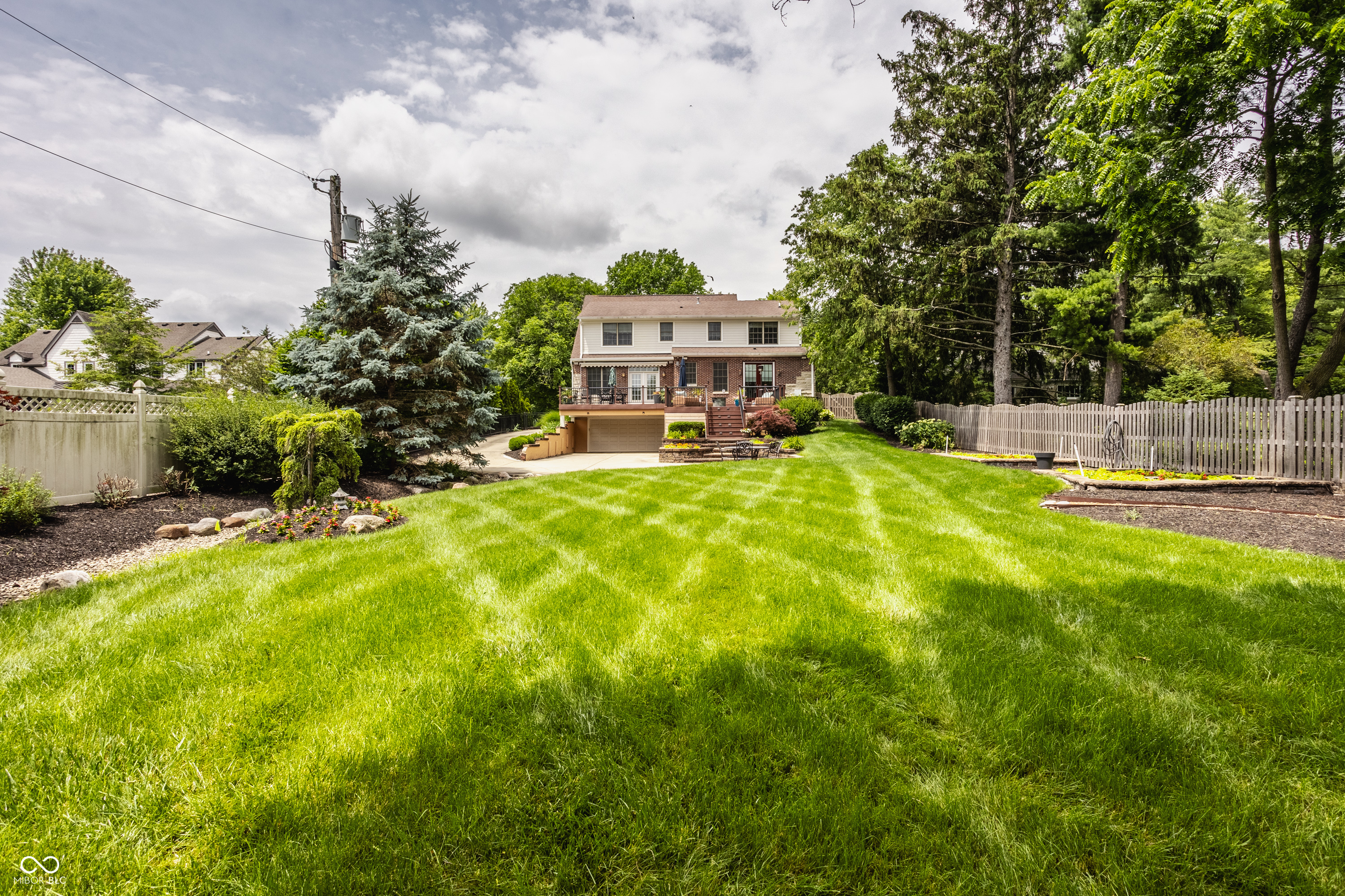 7599 N Meridian Street