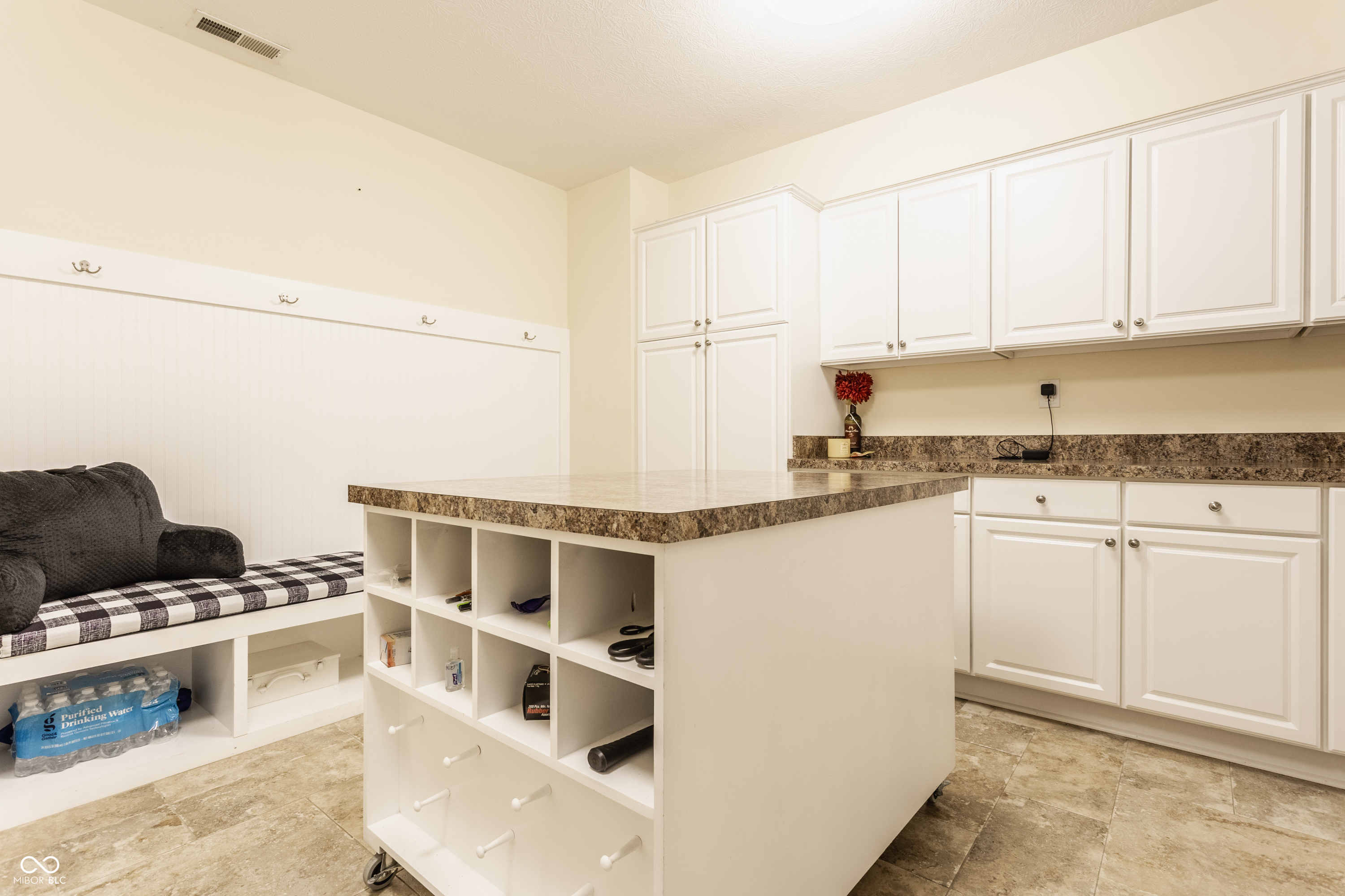 7599 N Meridian Street