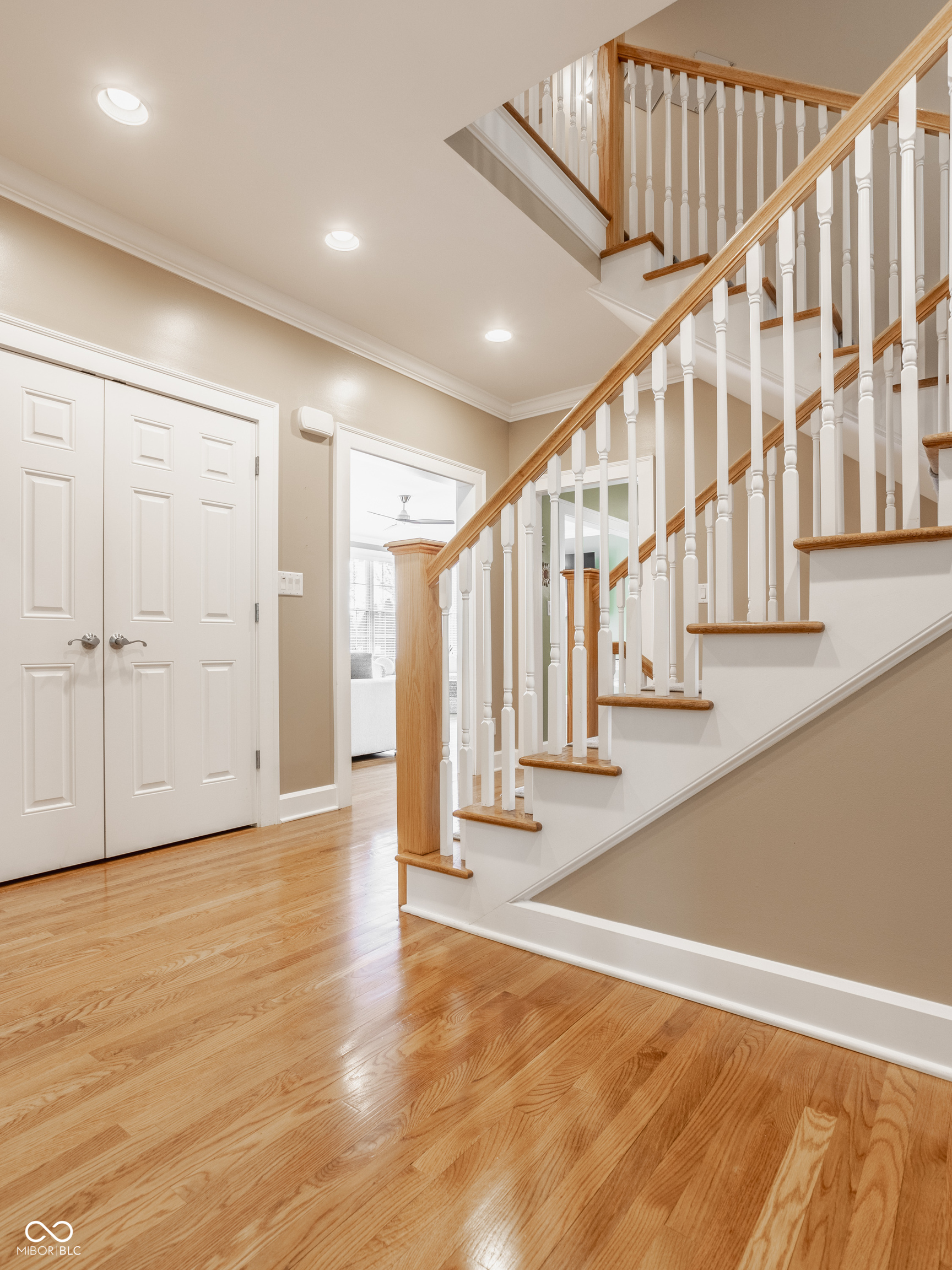 7599 N Meridian Street