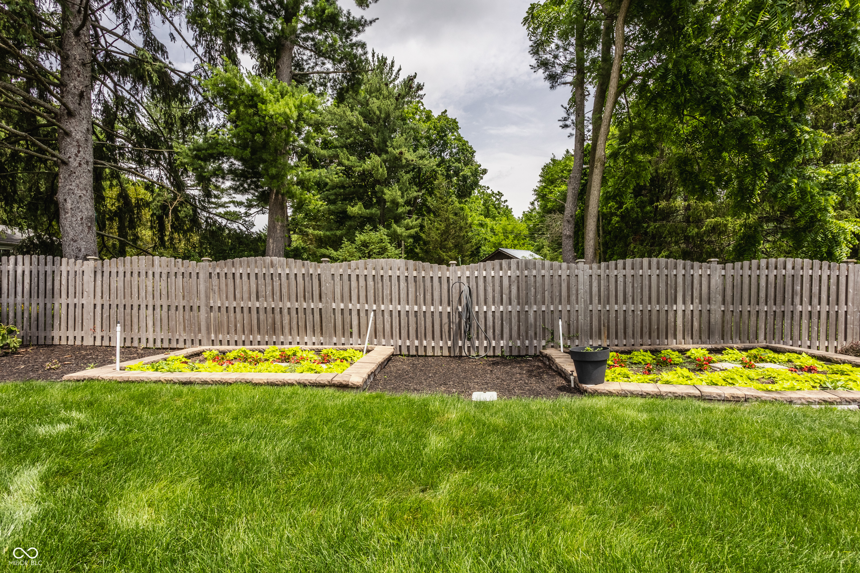 7599 N Meridian Street