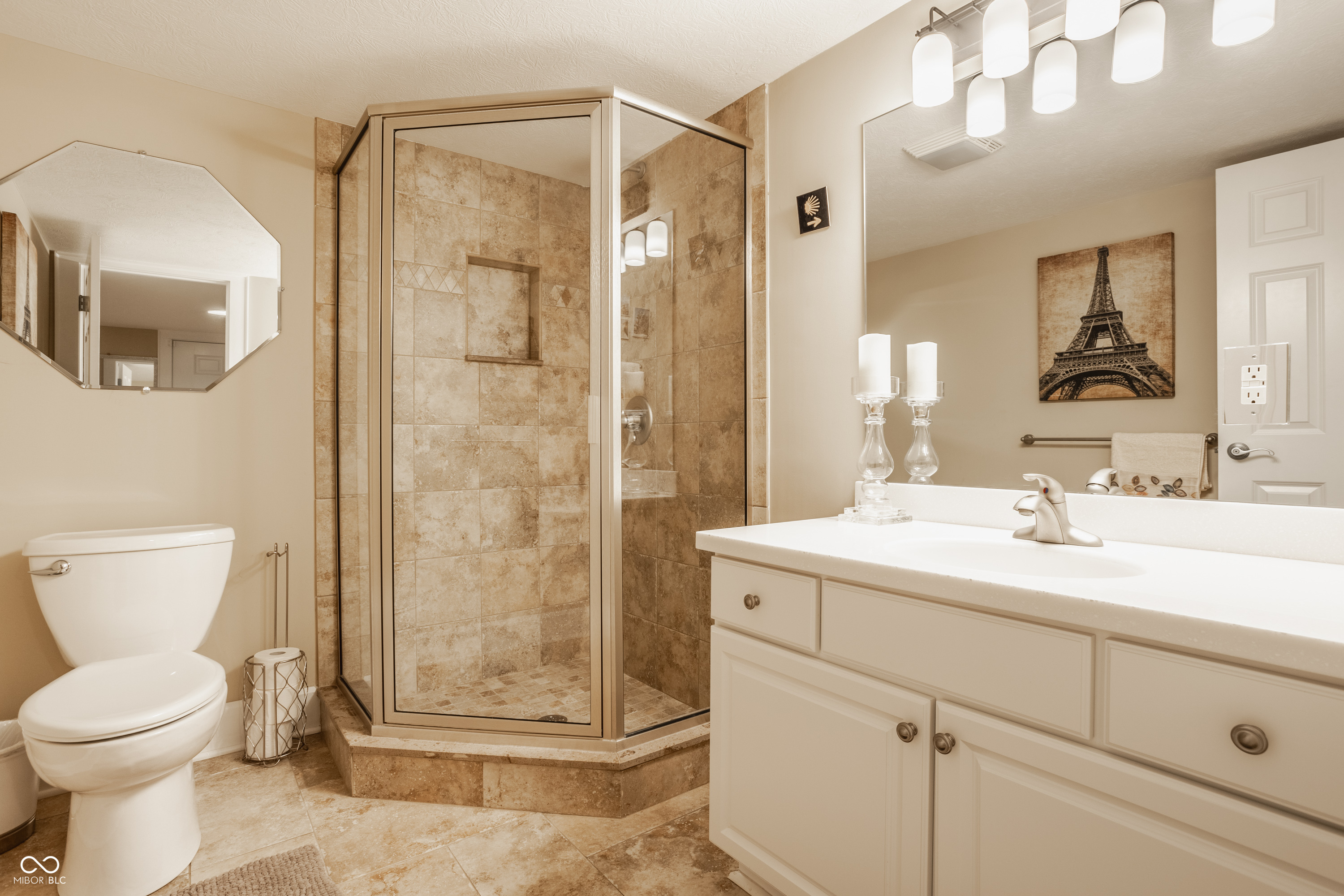 7599 N Meridian Street