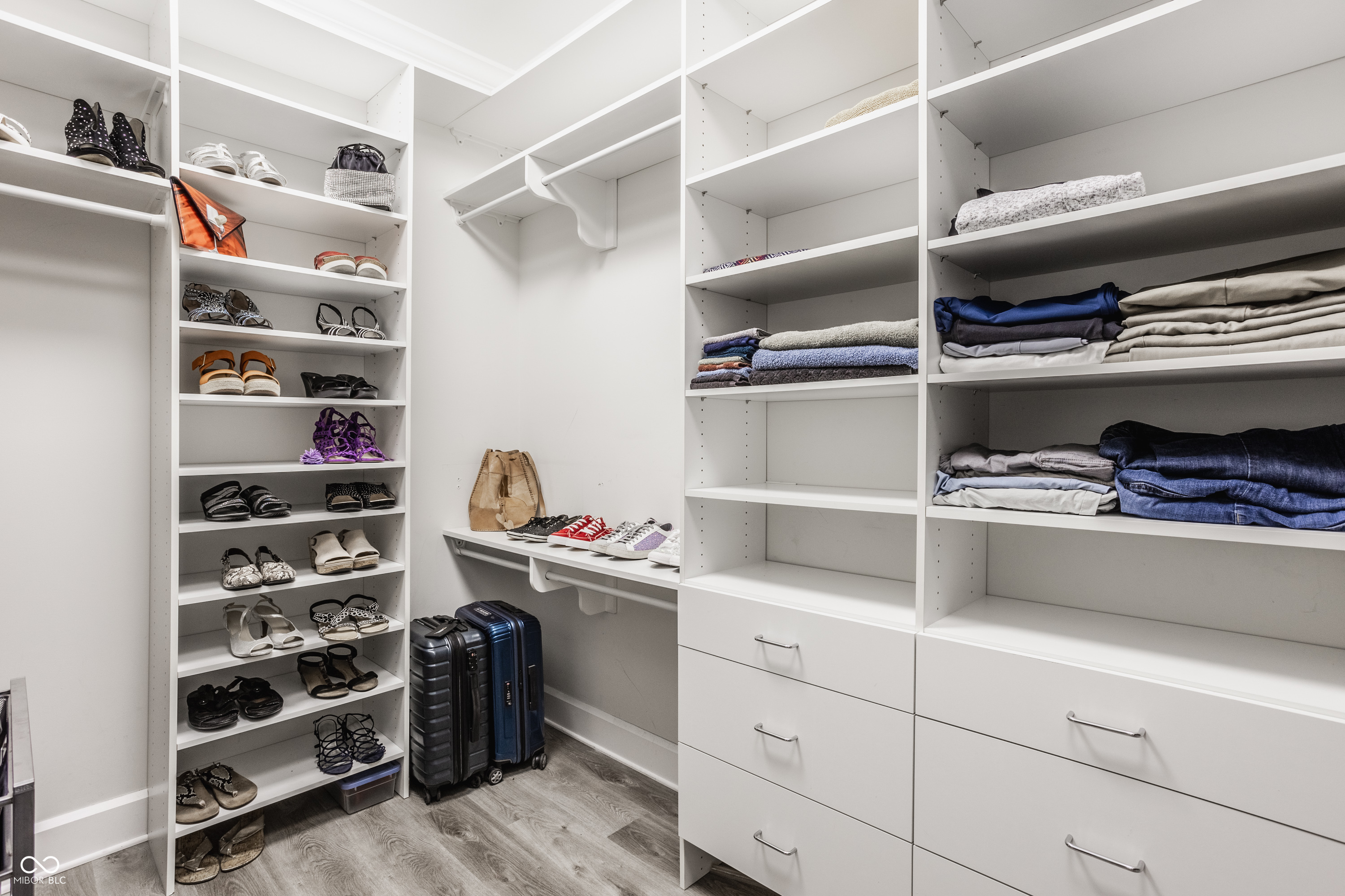 7599 N Meridian Street