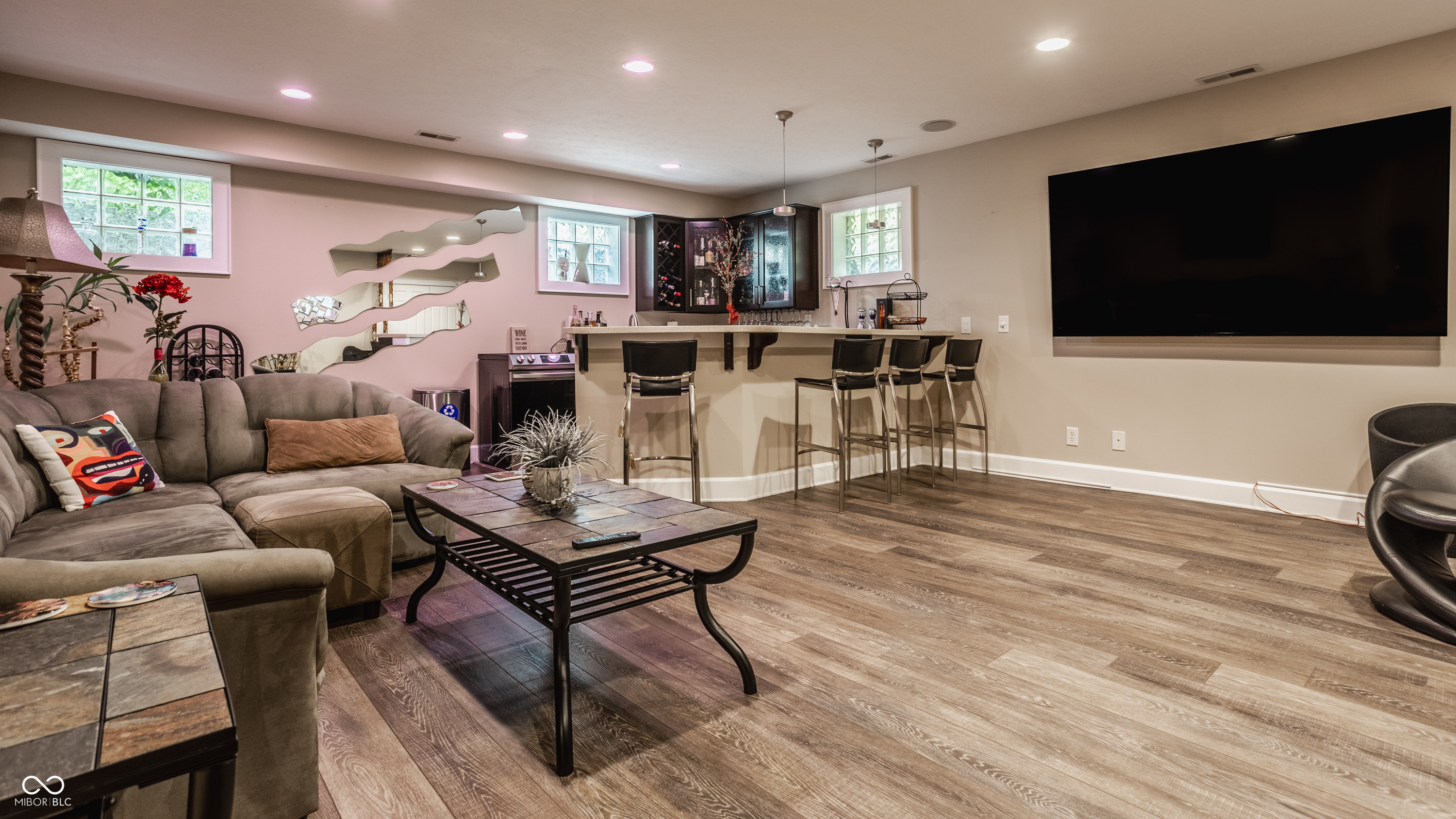 7599 N Meridian Street