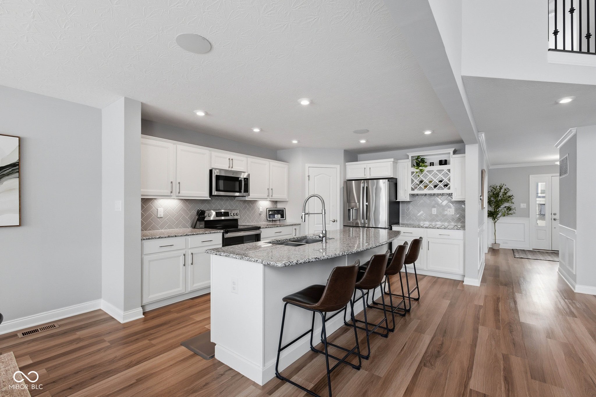 6680 Eagles Nest Lane