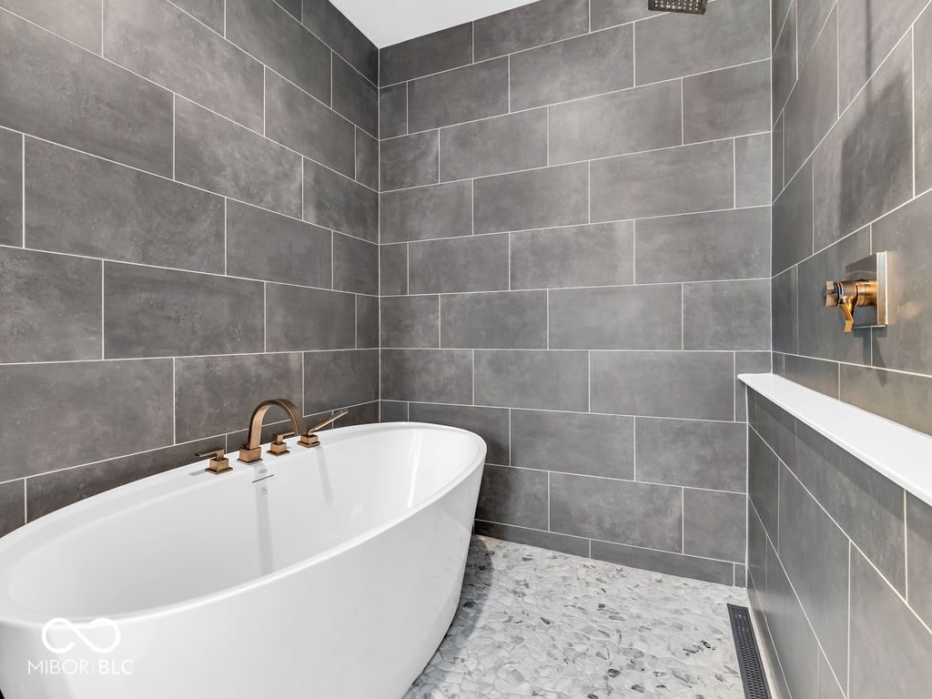 962 Berkhamsted Lane