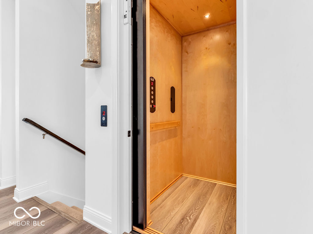 962 Berkhamsted Lane