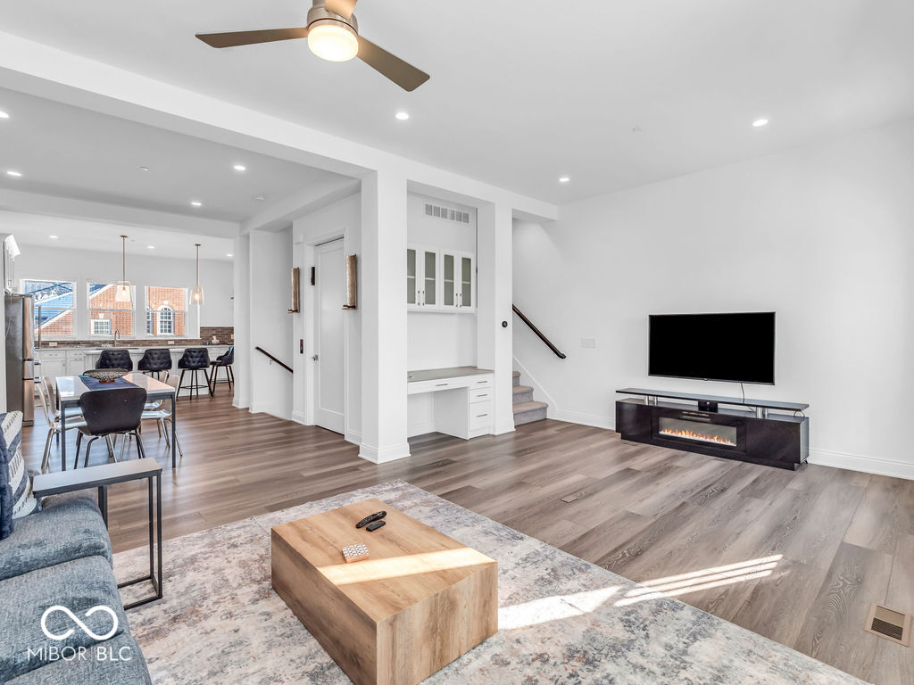 962 Berkhamsted Lane