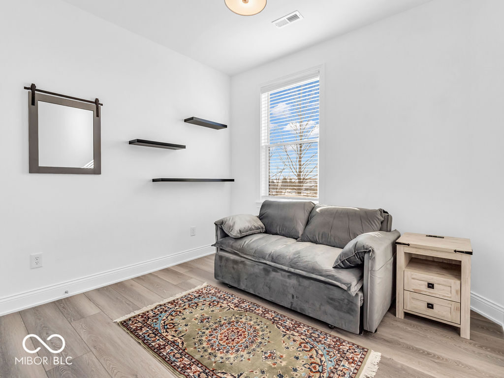 962 Berkhamsted Lane