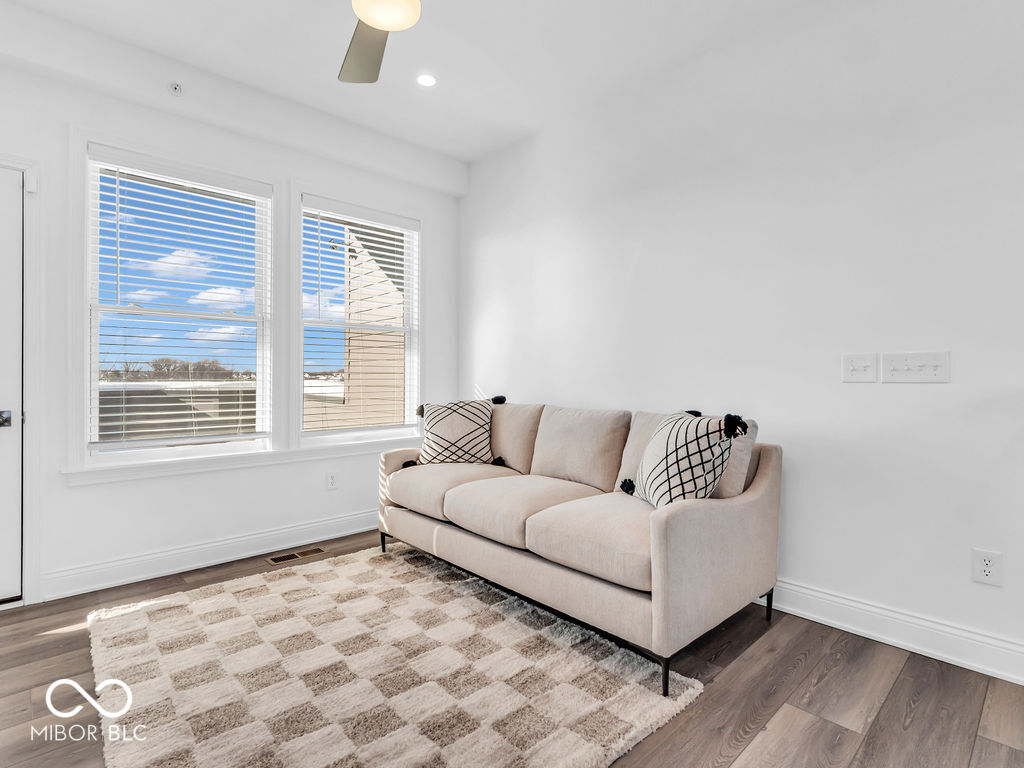 962 Berkhamsted Lane