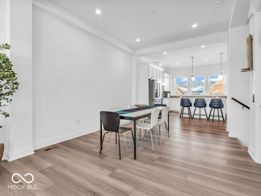 962 Berkhamsted Lane