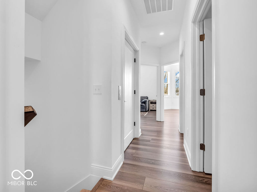 962 Berkhamsted Lane