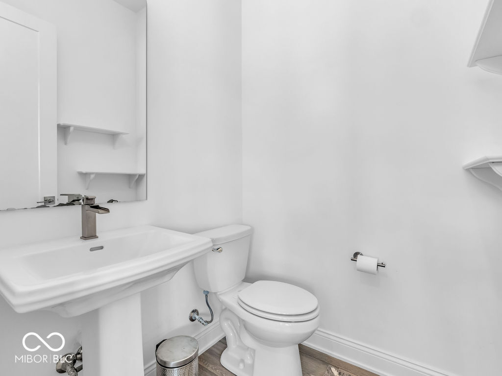 962 Berkhamsted Lane