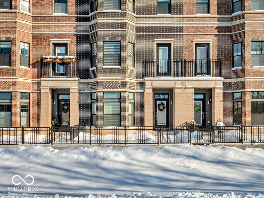 962 Berkhamsted Lane