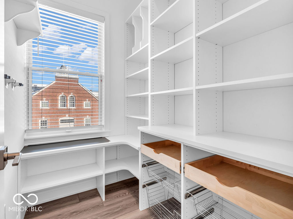 962 Berkhamsted Lane