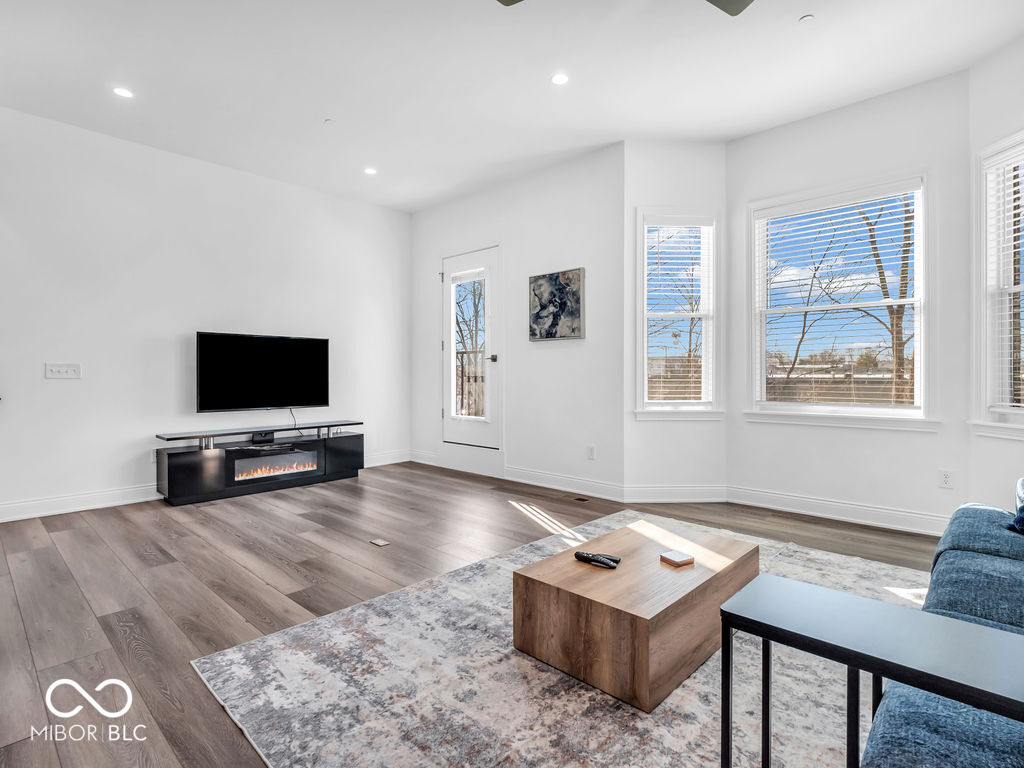 962 Berkhamsted Lane