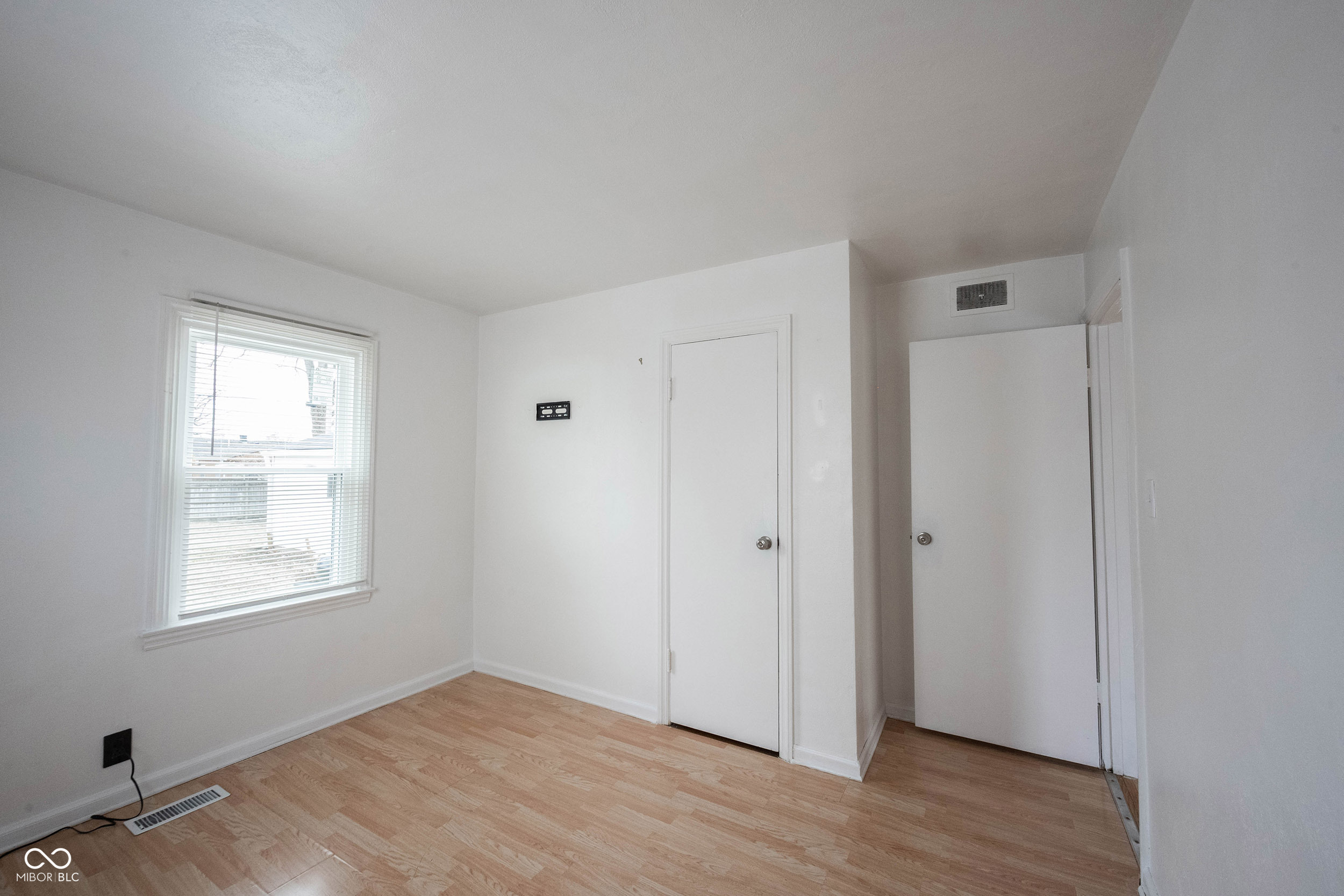 4431 N Longworth Avenue