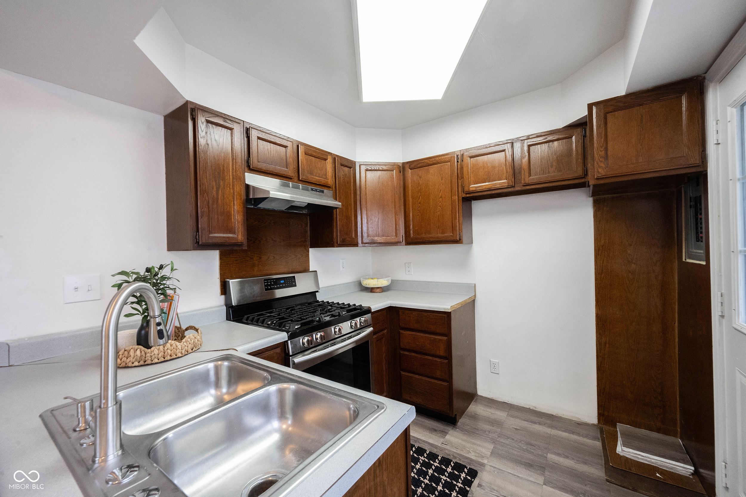 4431 N Longworth Avenue