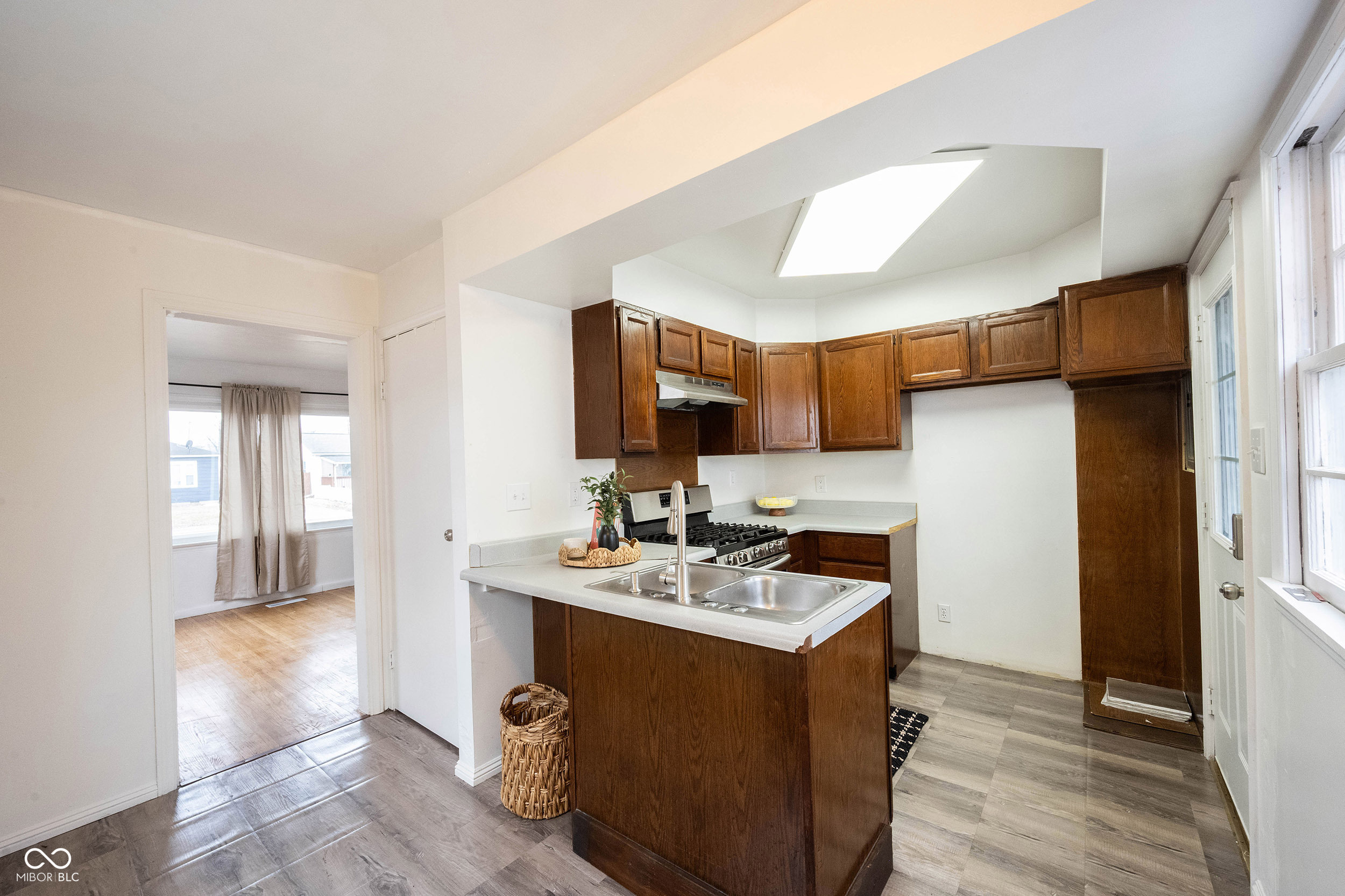 4431 N Longworth Avenue