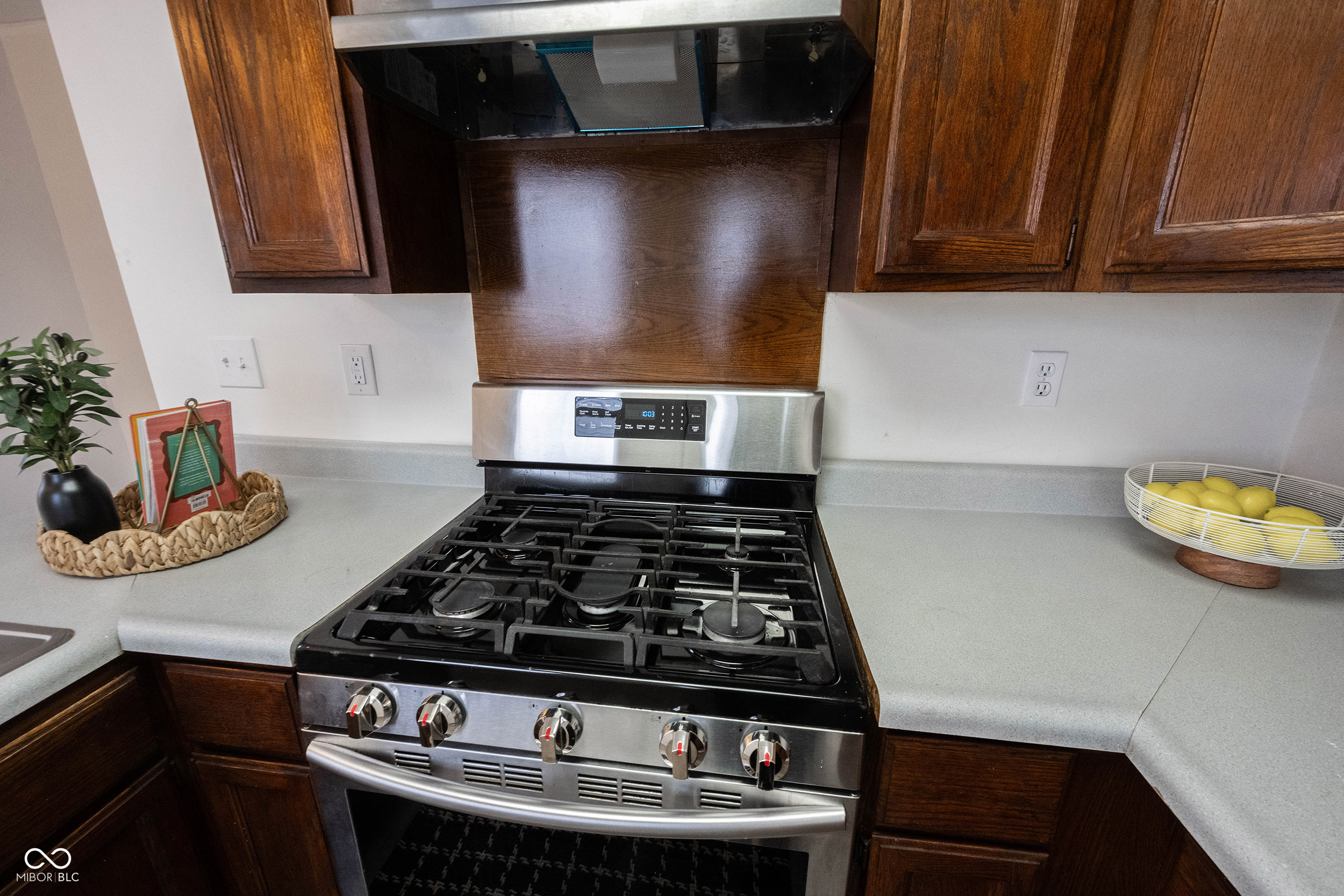 4431 N Longworth Avenue