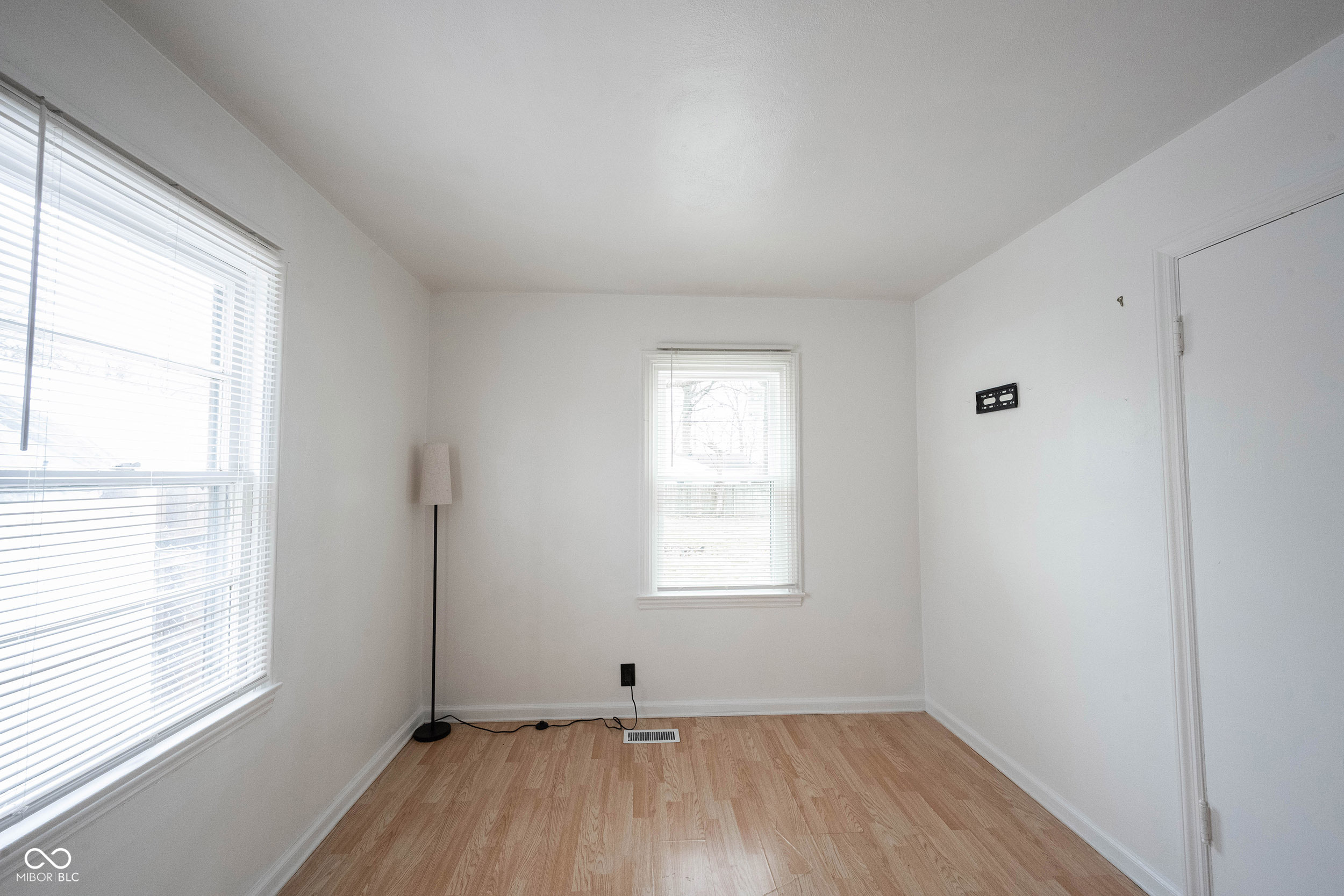 4431 N Longworth Avenue