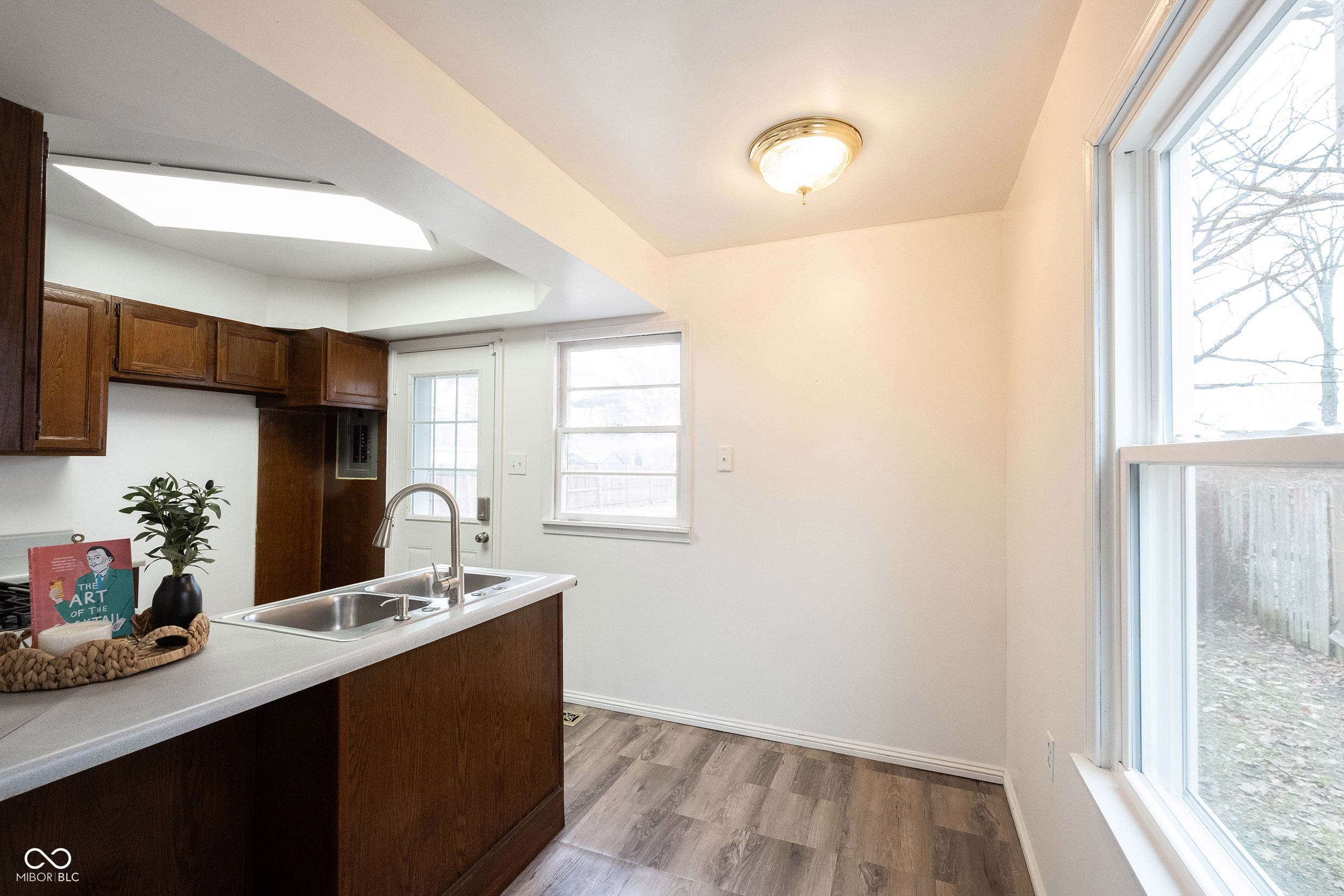 4431 N Longworth Avenue