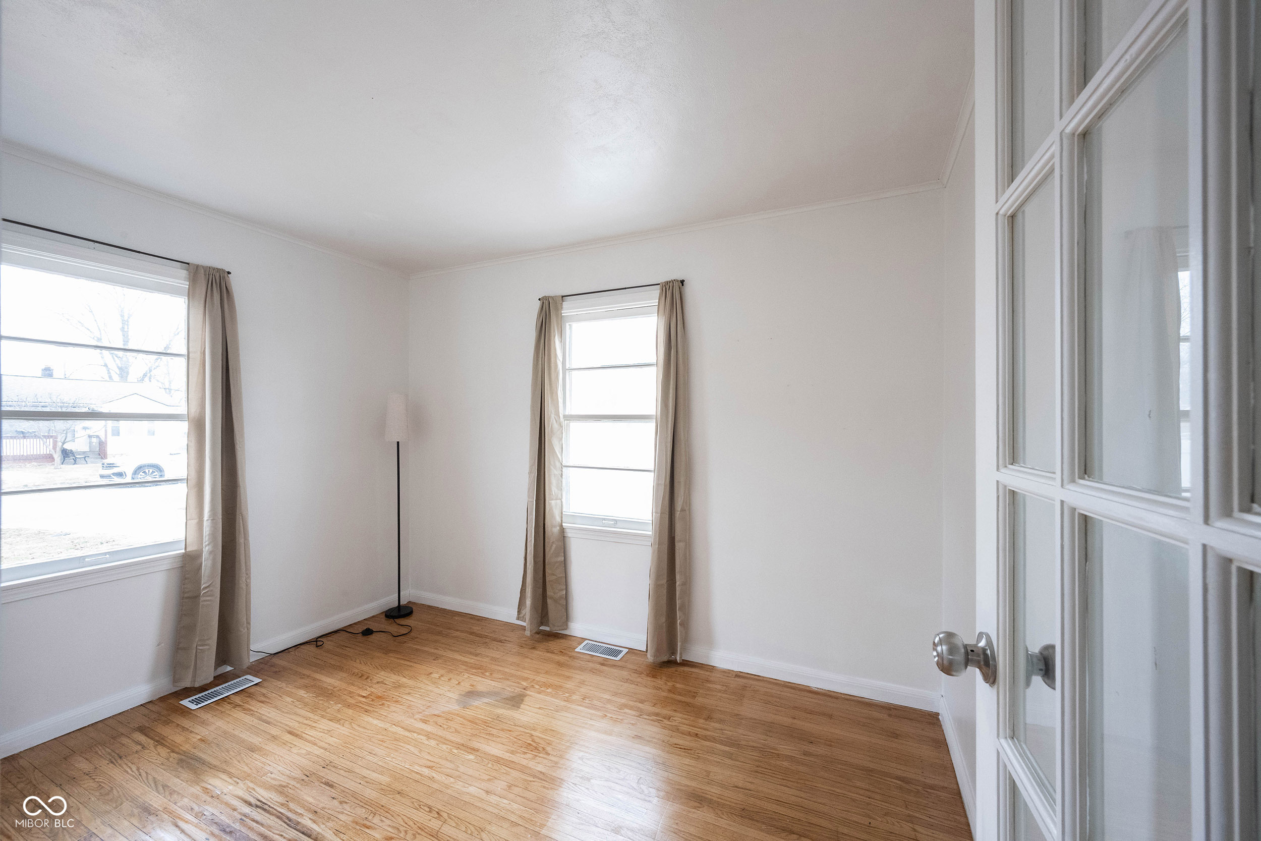 4431 N Longworth Avenue