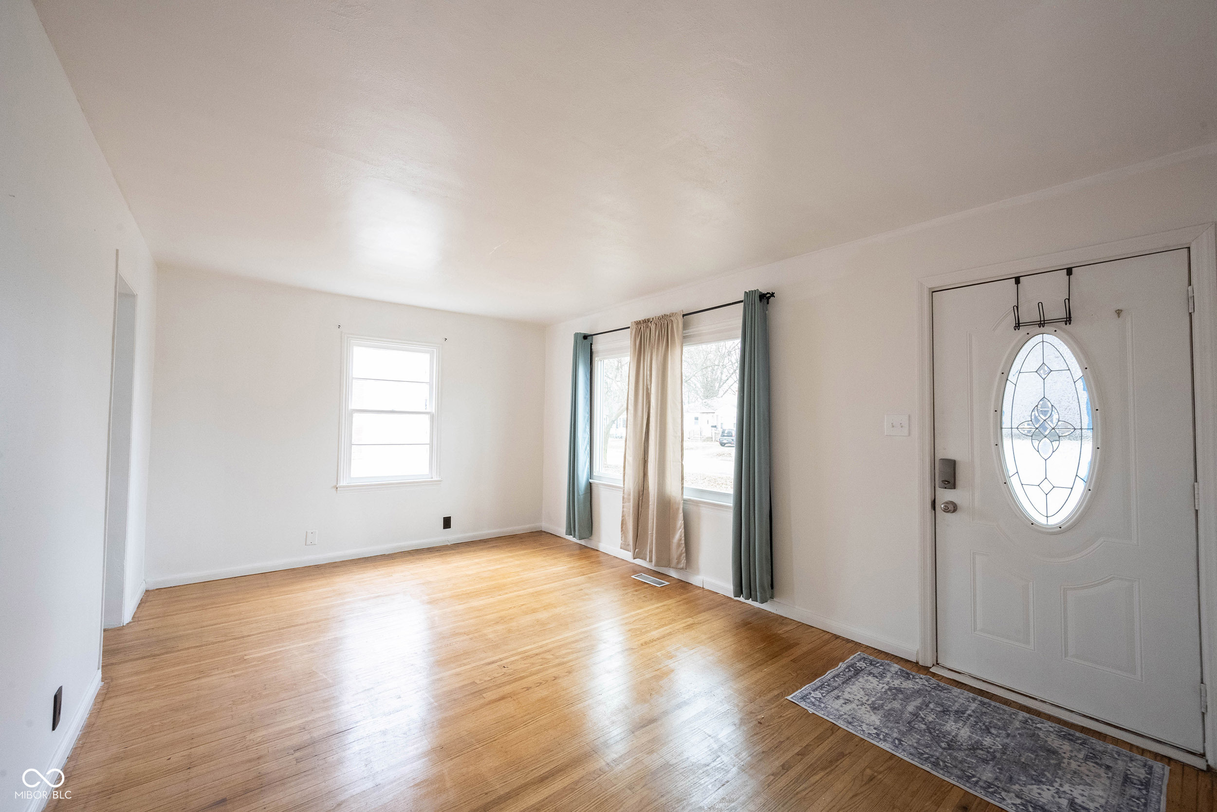 4431 N Longworth Avenue