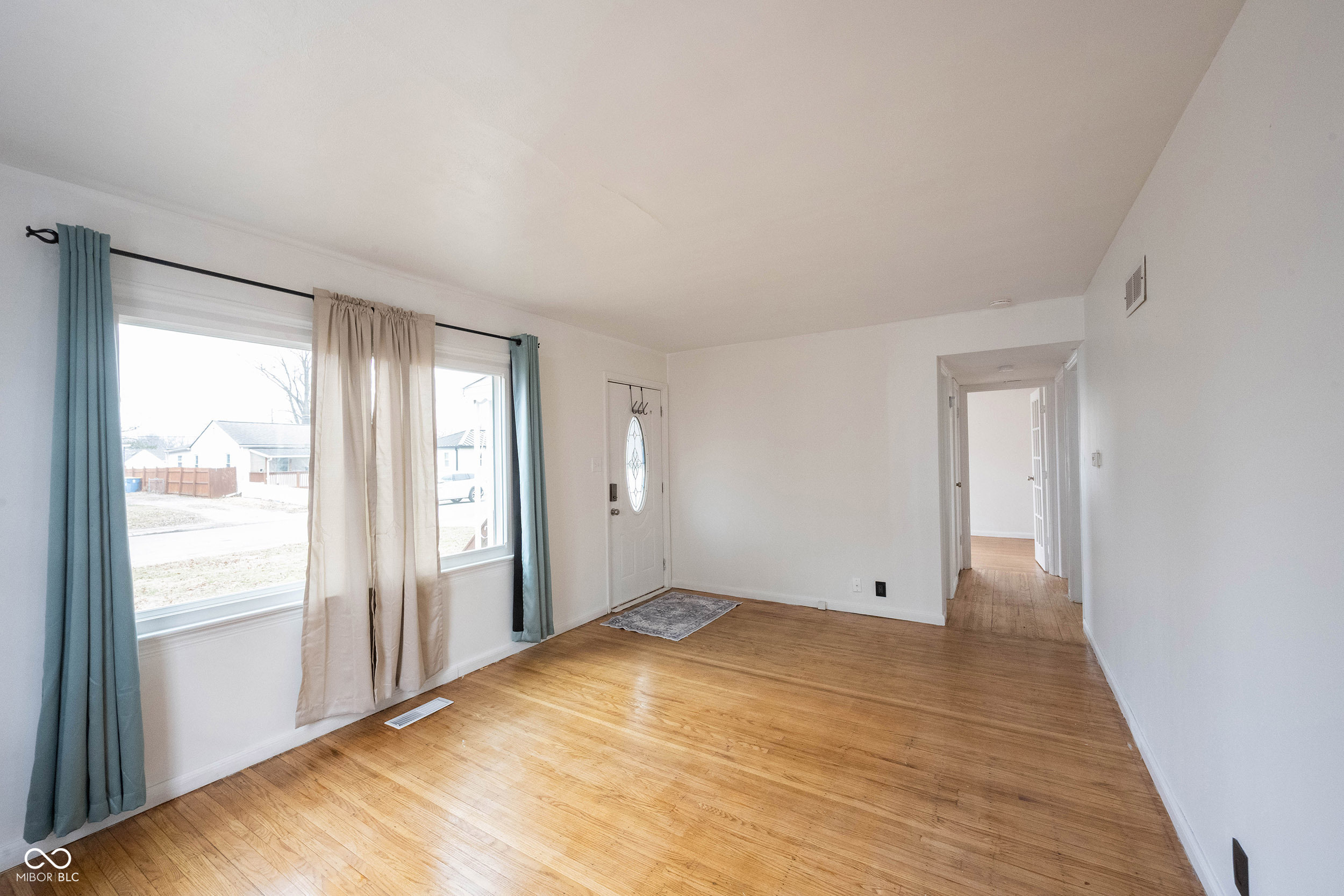 4431 N Longworth Avenue