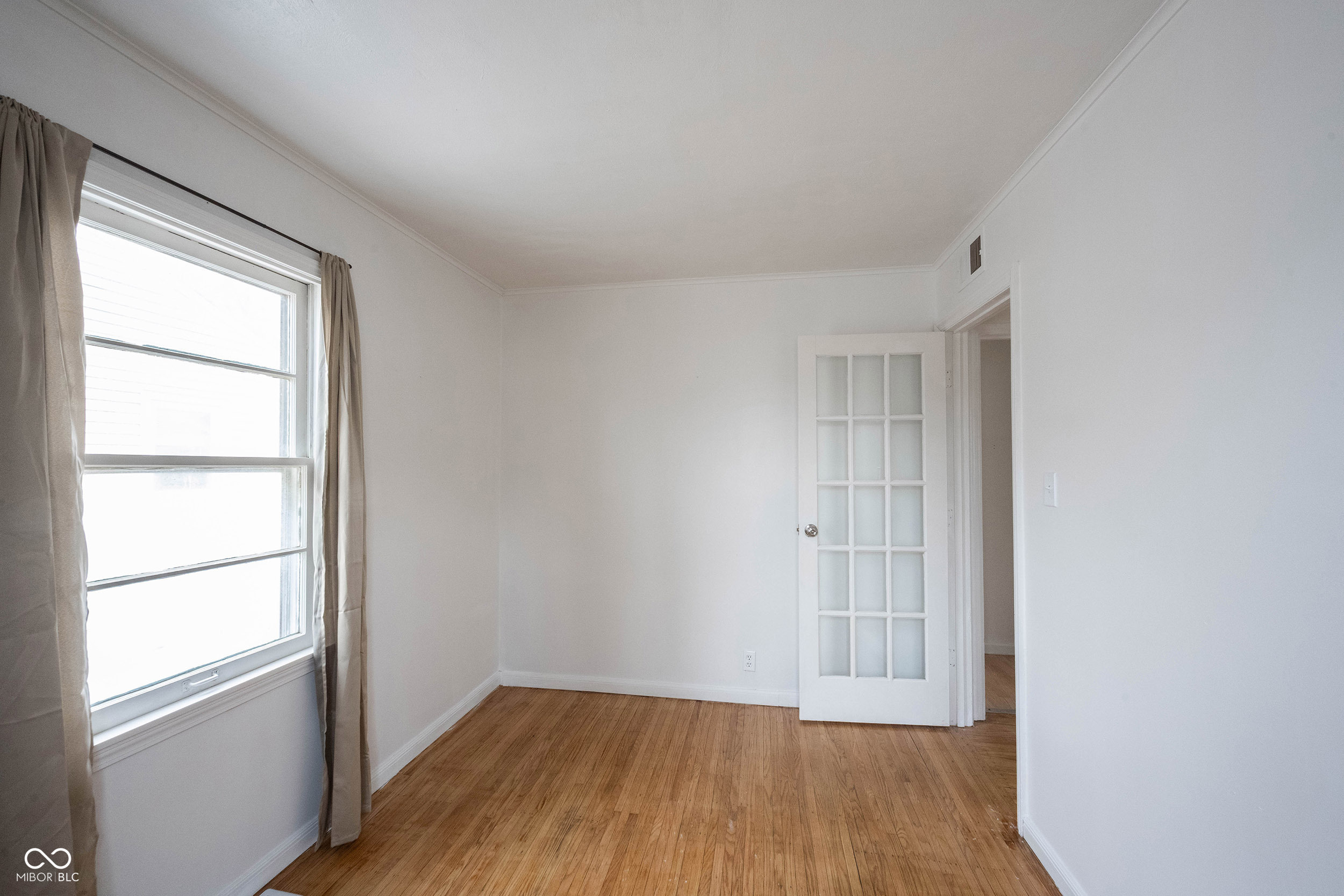 4431 N Longworth Avenue