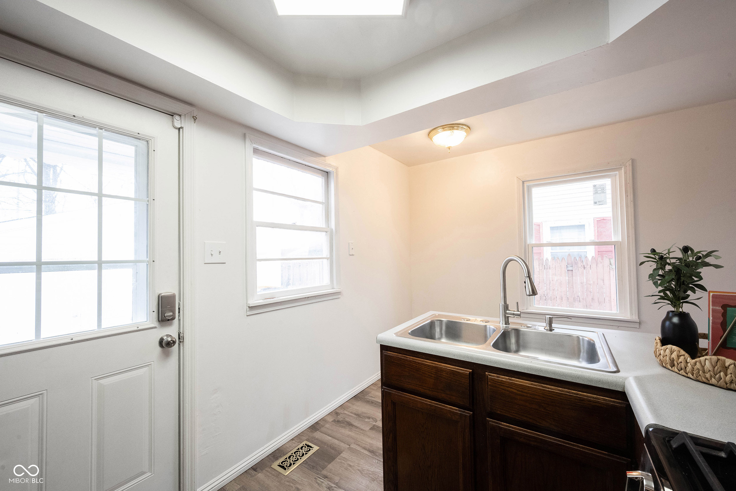 4431 N Longworth Avenue