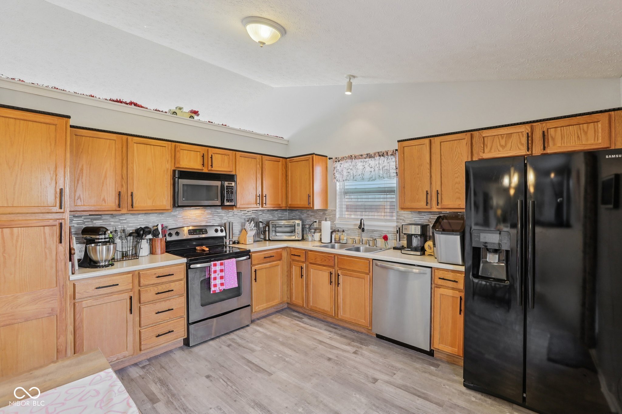 1508 Round Lake Court