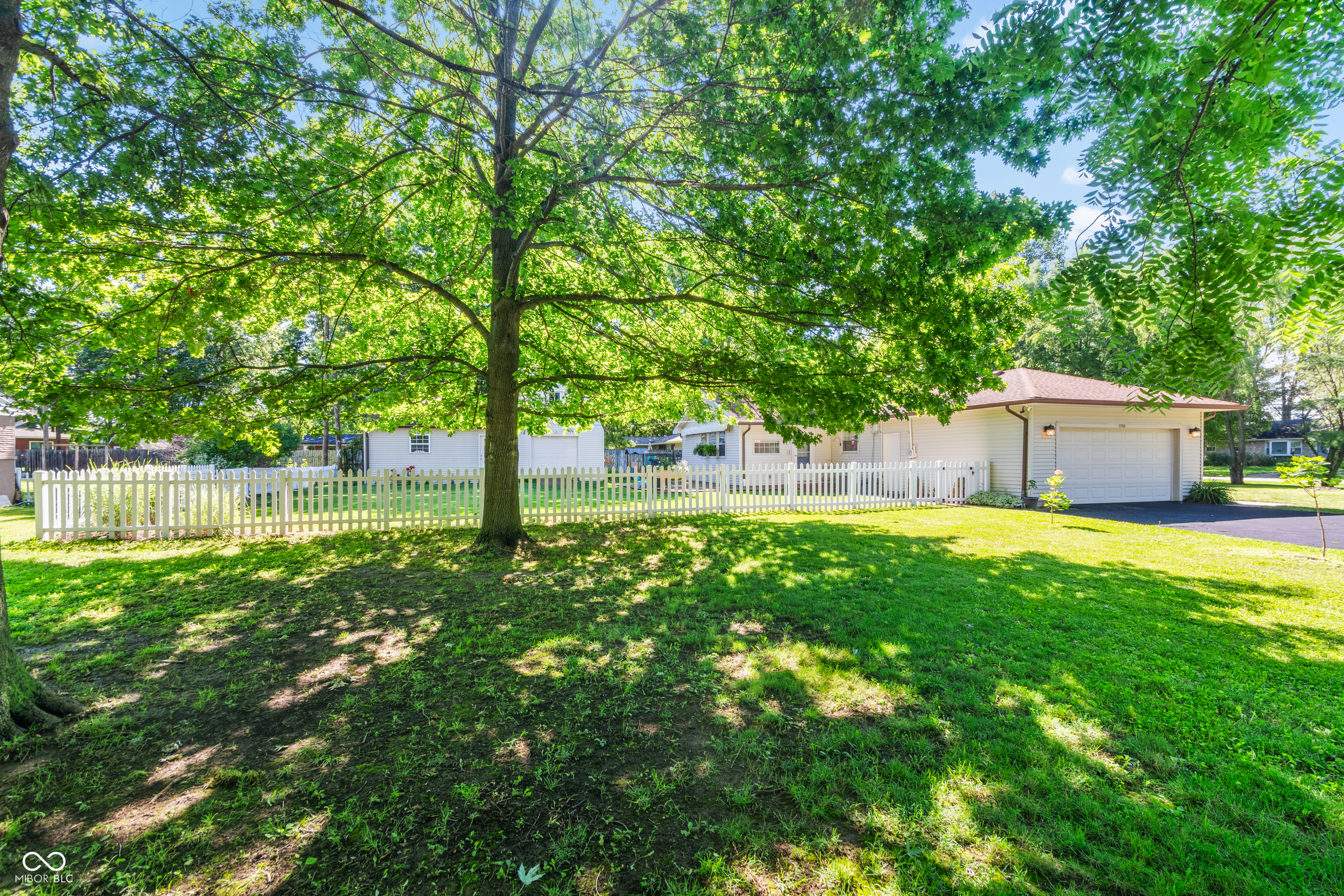 5769 Henderson Drive