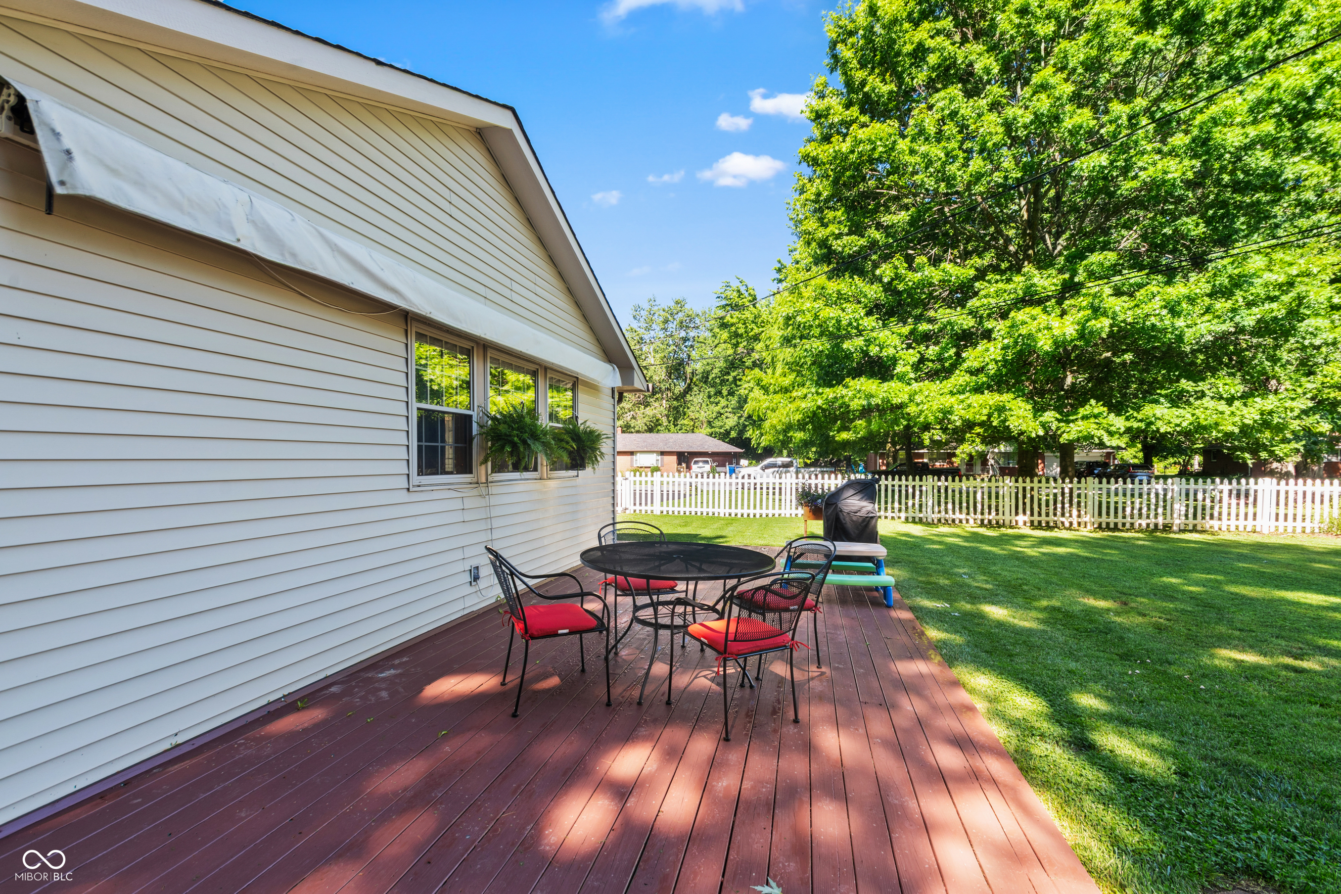 5769 Henderson Drive