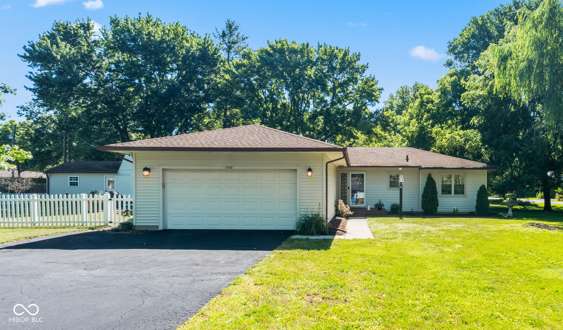 5769 Henderson Drive