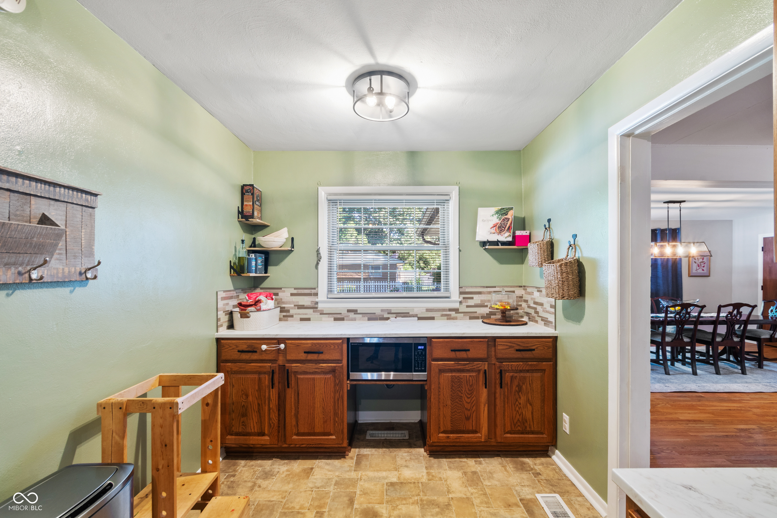 5769 Henderson Drive