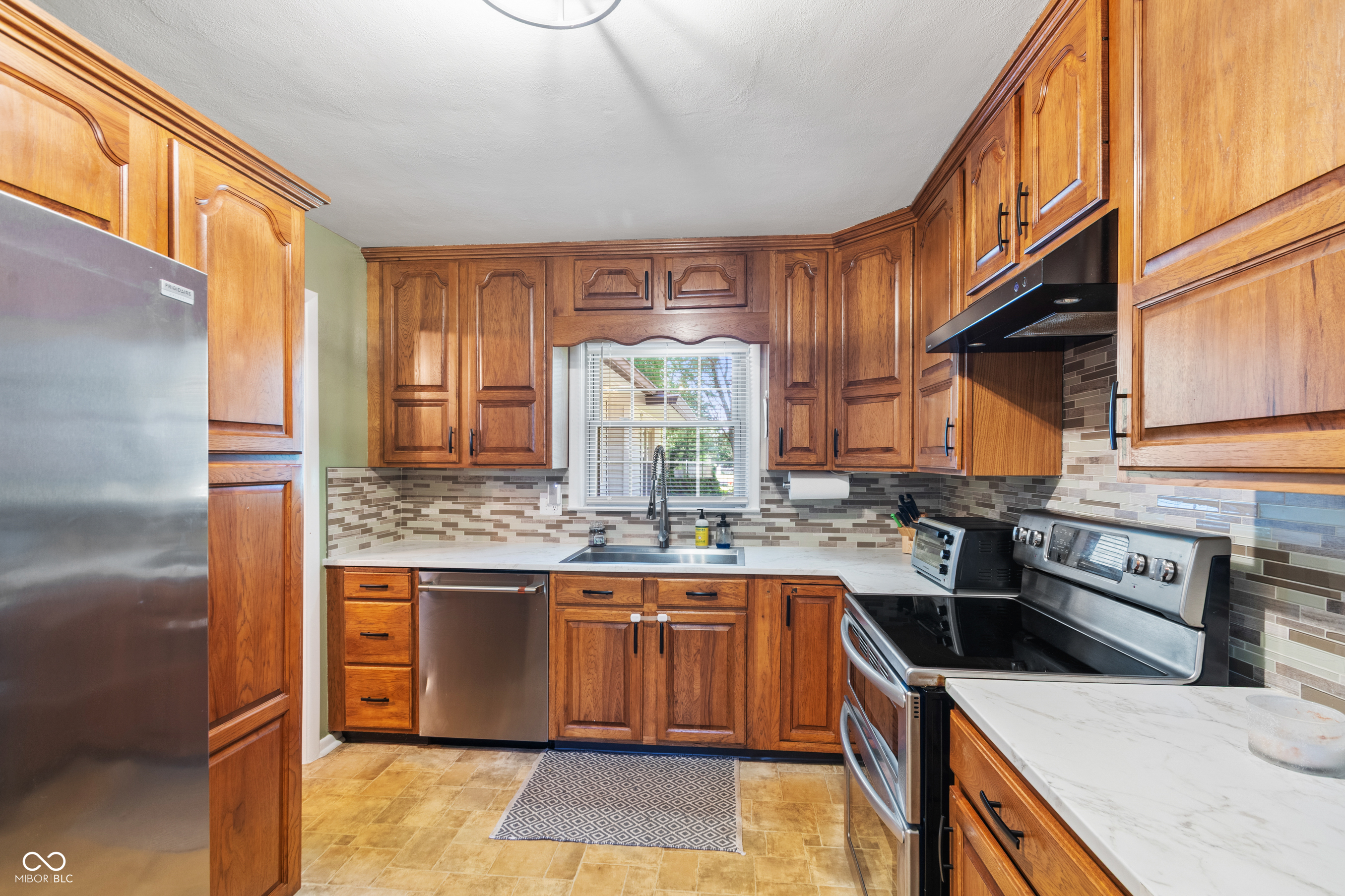 5769 Henderson Drive