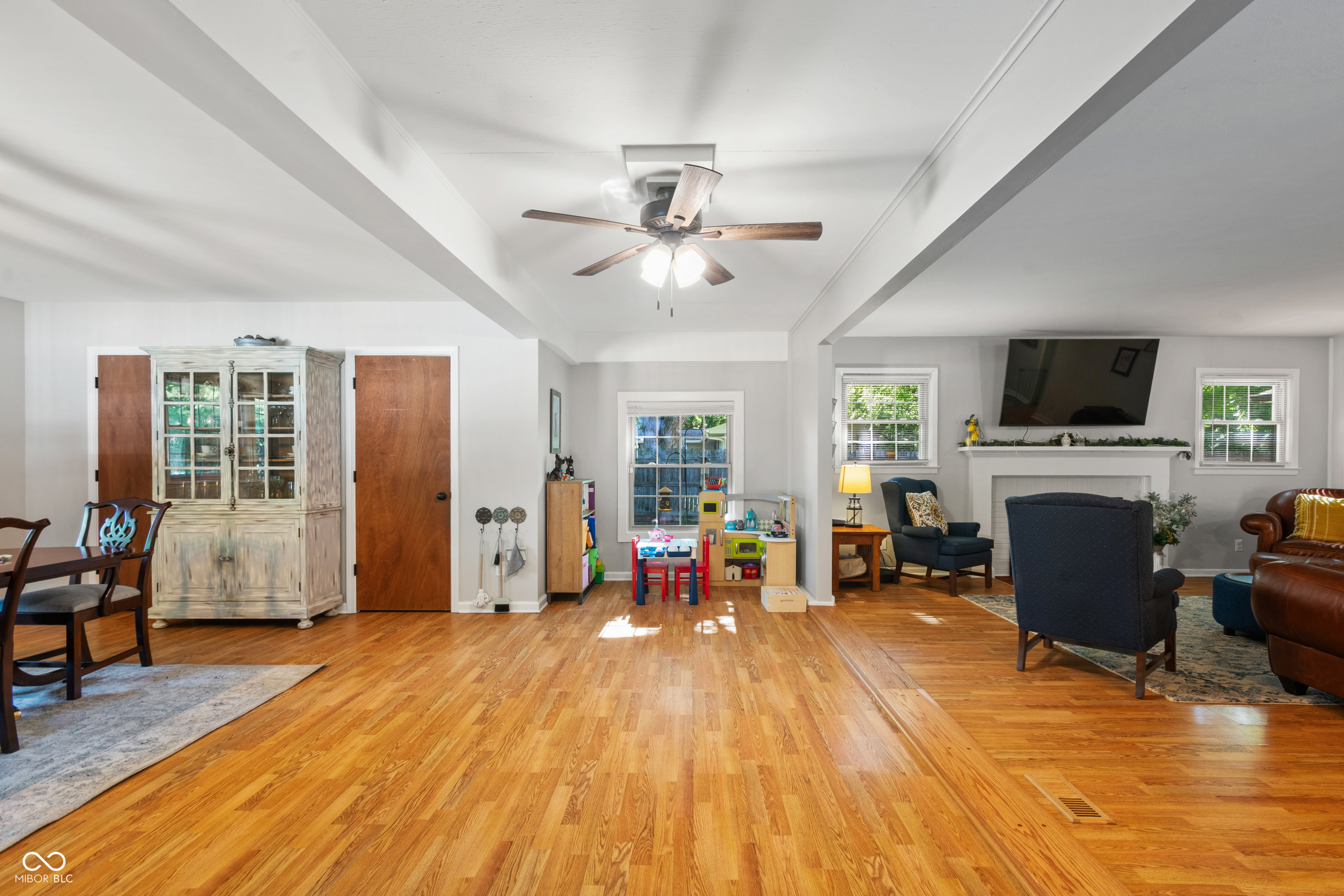 5769 Henderson Drive