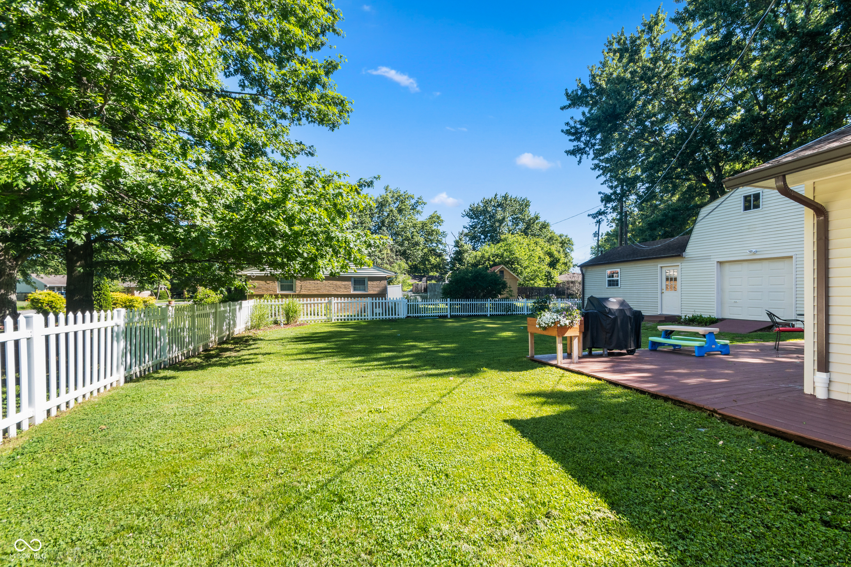 5769 Henderson Drive